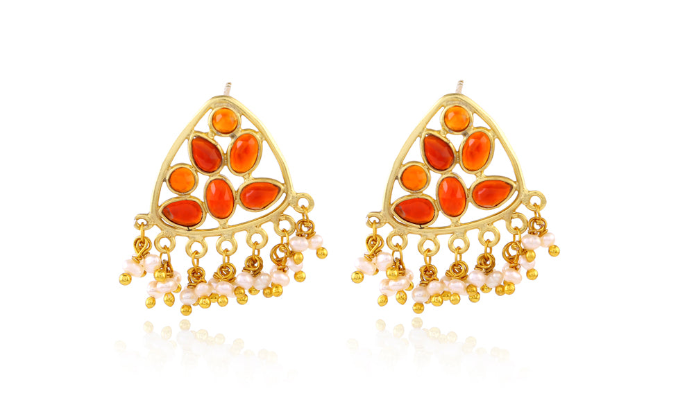 Look sophisticated & polished in these pretty pearl cluster earrings