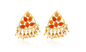 Look sophisticated & polished in these pretty pearl cluster earrings