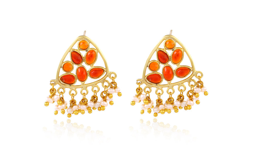 Look sophisticated & polished in these pretty pearl cluster earrings