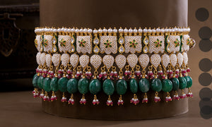 Dress Like The Royals For Your Wedding With Pearl Wedding Necklaces