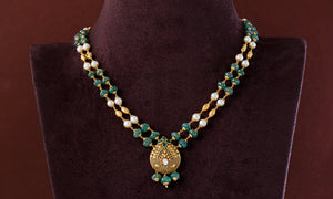 Classy & Ravishing: Here Are The Latest Golden Pearl Necklace Designs