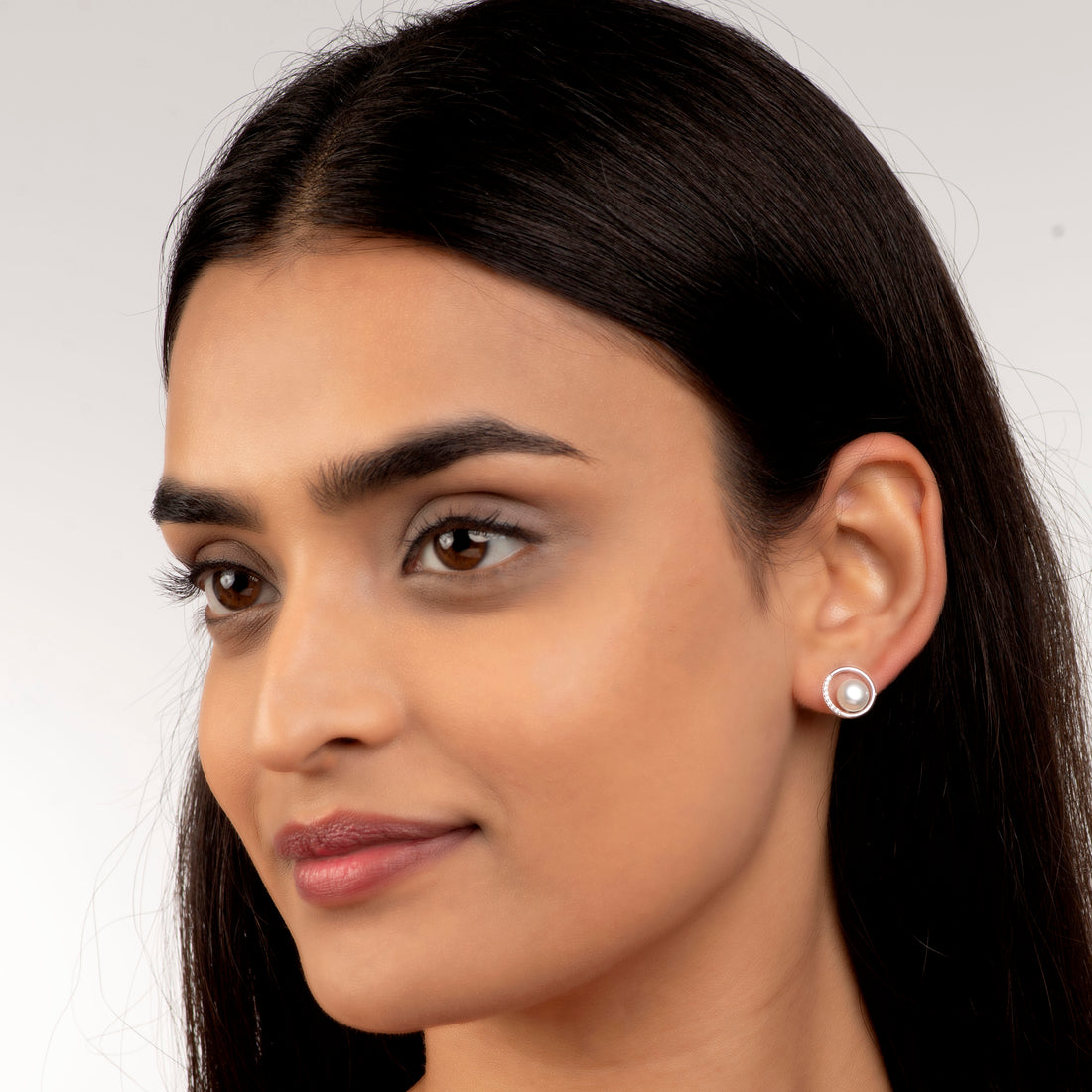 Pearl Axis (Pearl Stud Earrings)