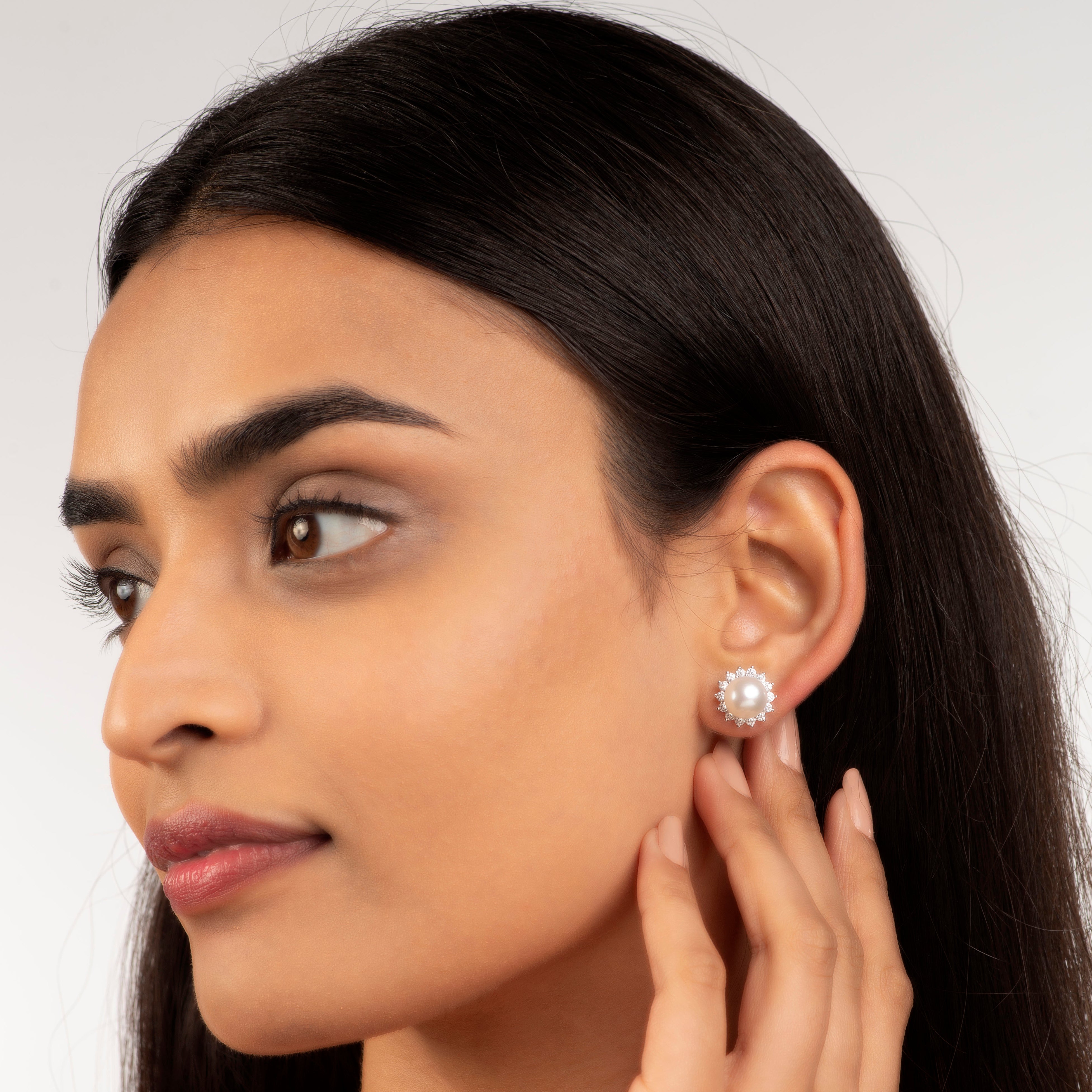 Pearl Radiance (Pearl Stud Earrings)