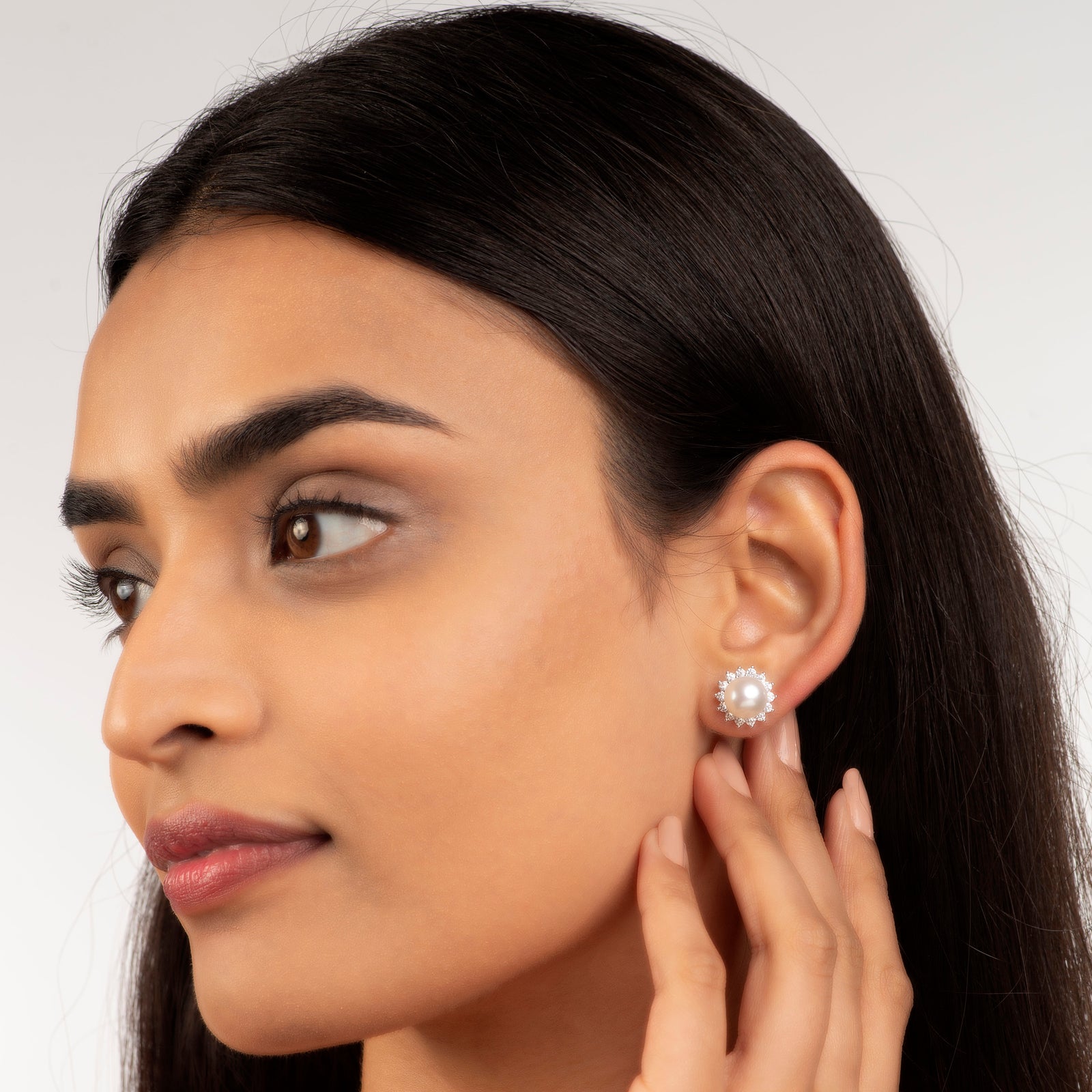 Pearl Radiance Gift Set (Pearl Stud Earrings & Pearl Round Cufflinks)