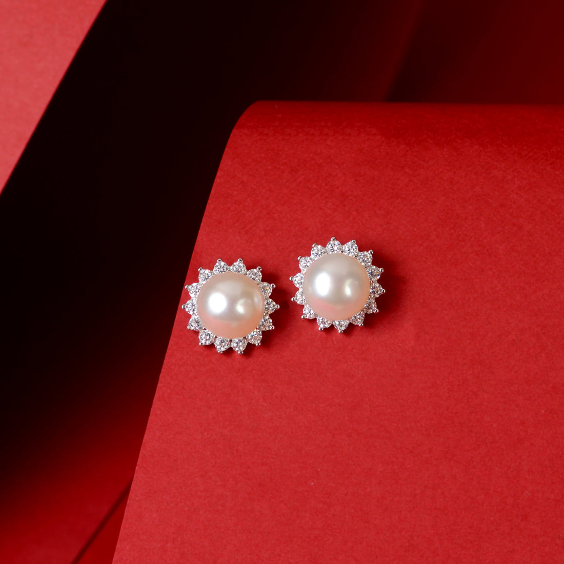 Pearl Radiance (Pearl Stud Earrings)