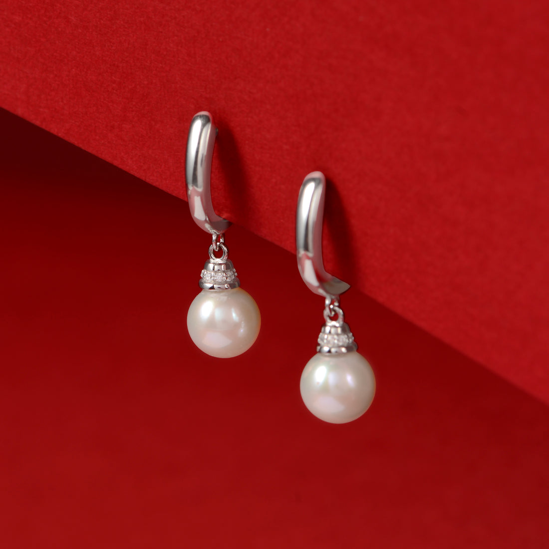 Pearl Glint (Pearl Hoop Earrings)