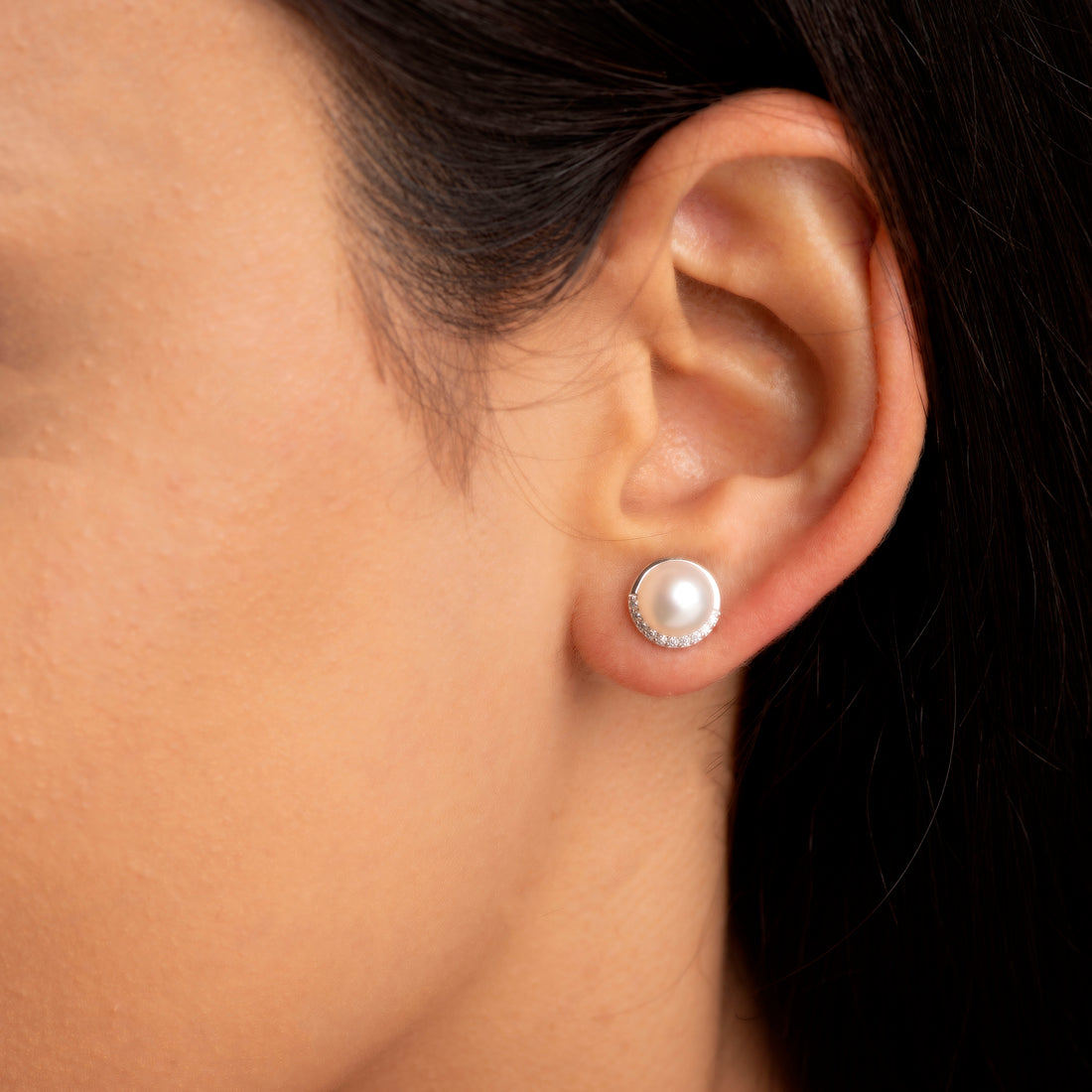 Pearl Arc (Pearl Stud Earrings)