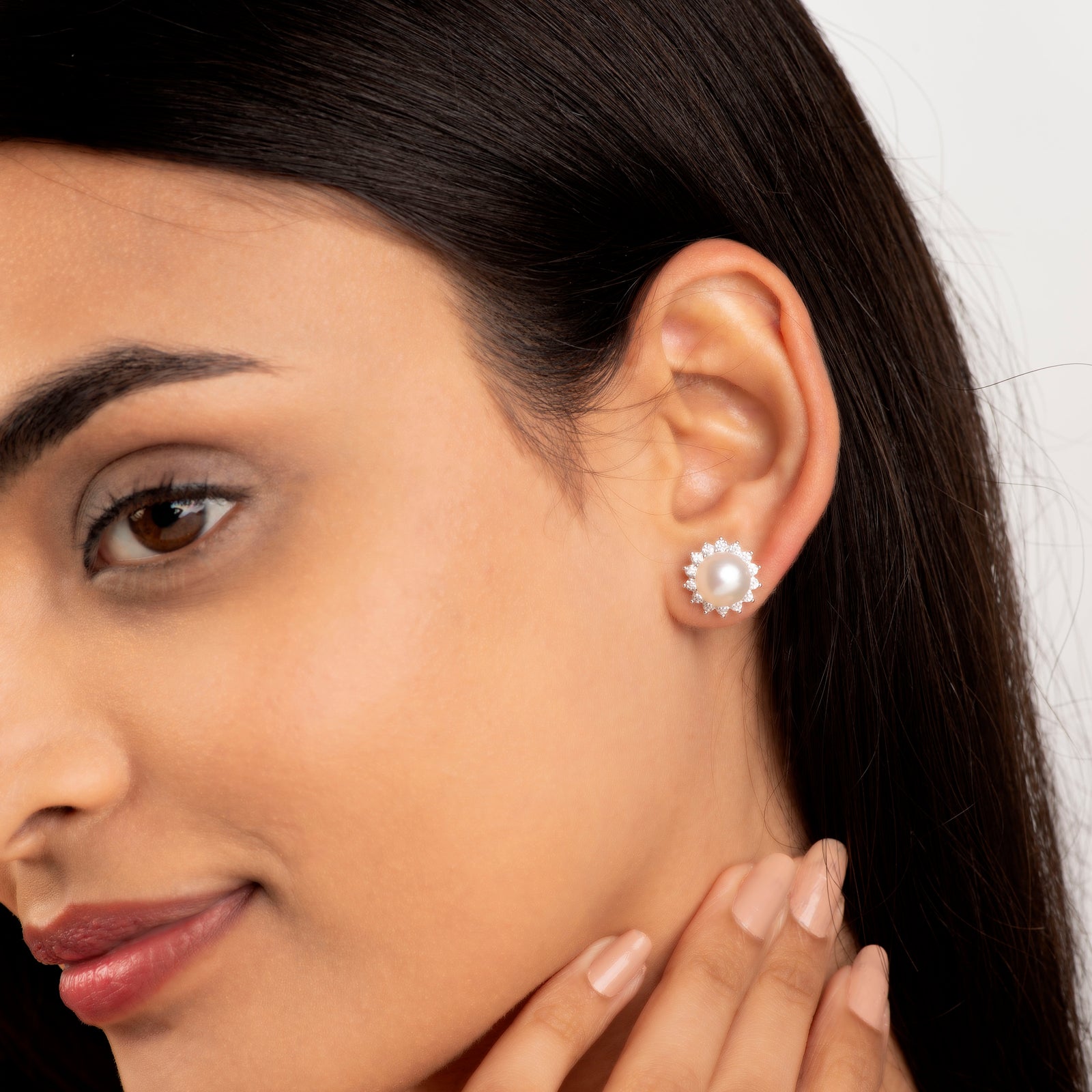 Pearl Radiance Gift Set (Pearl Stud Earrings & Pearl Round Cufflinks)