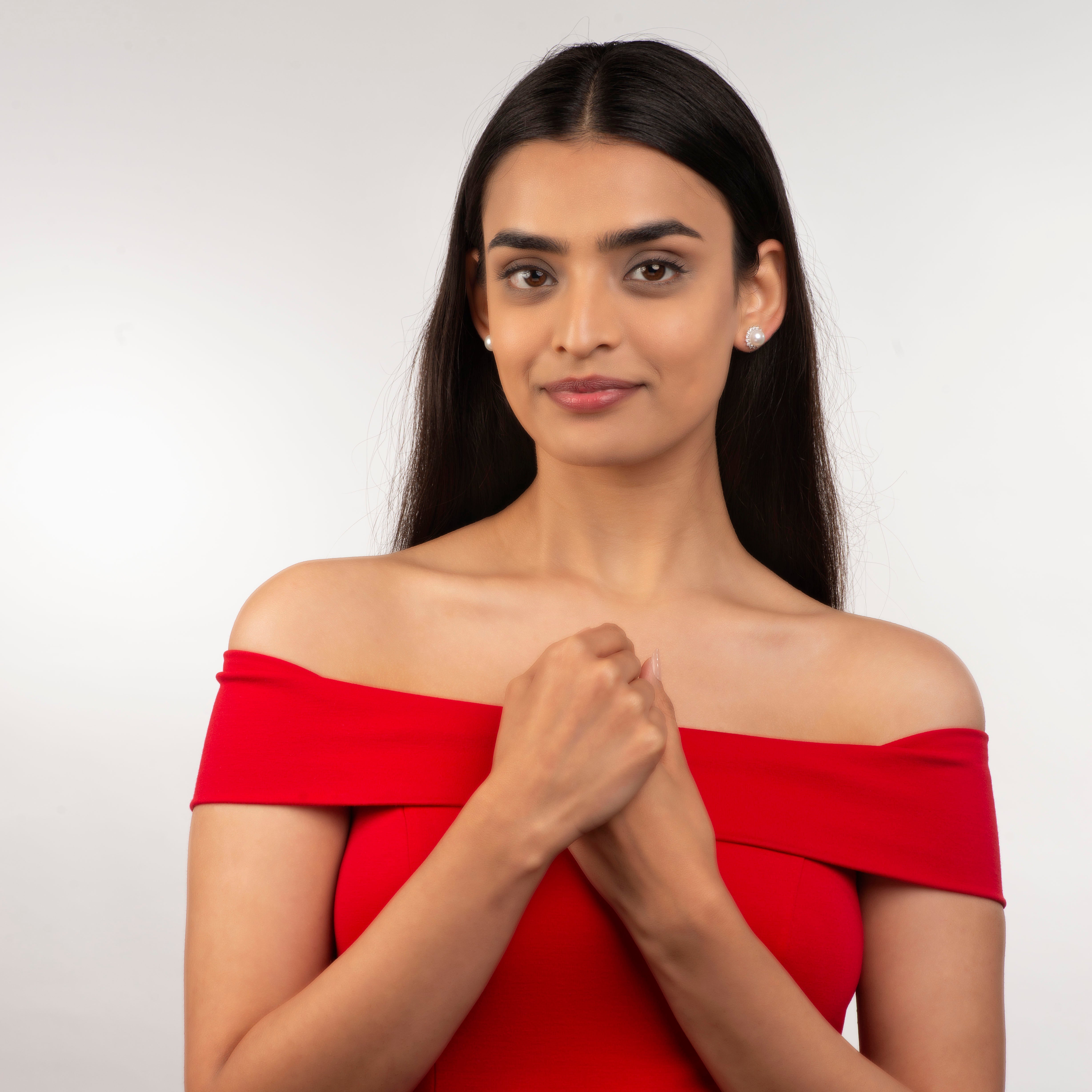 Pearl Radiance (Pearl Stud Earrings)