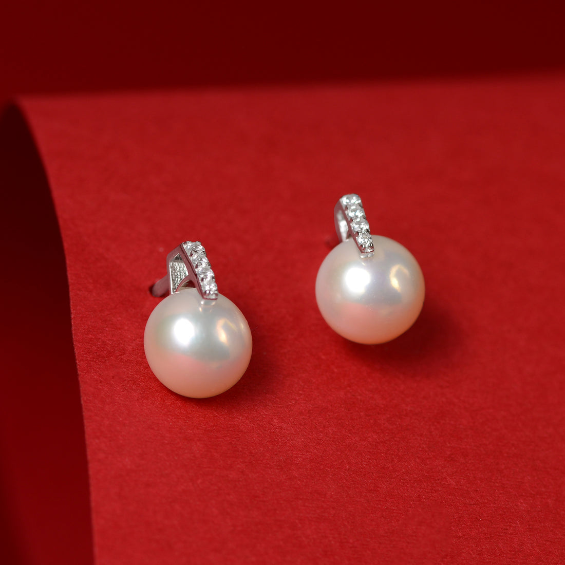 Pearl Ascend (Pearl Stud Earrings)