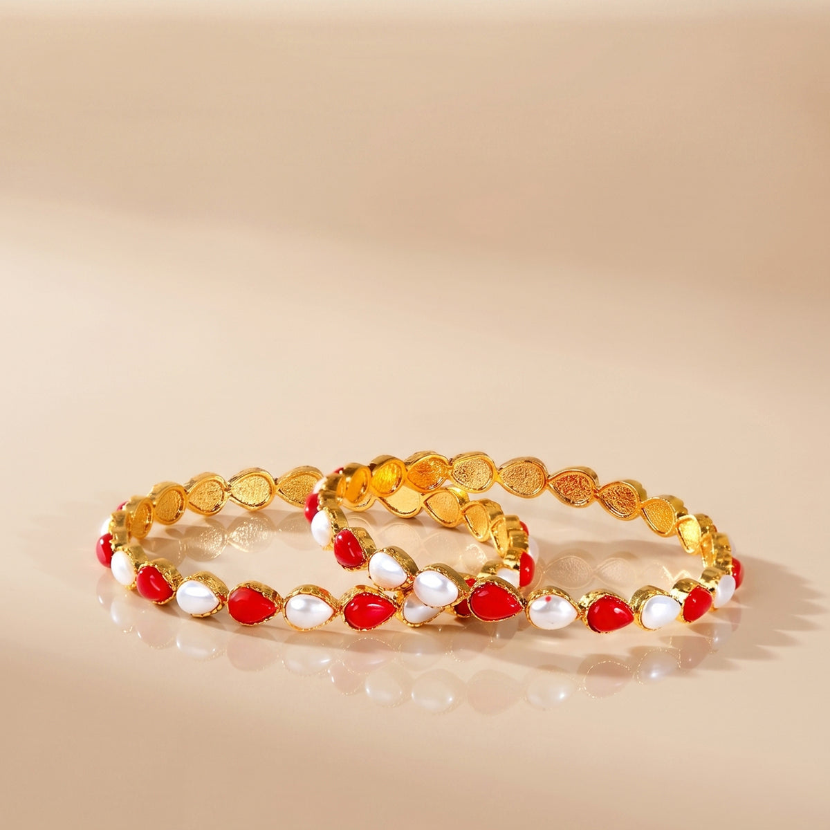 Pear coral bangle