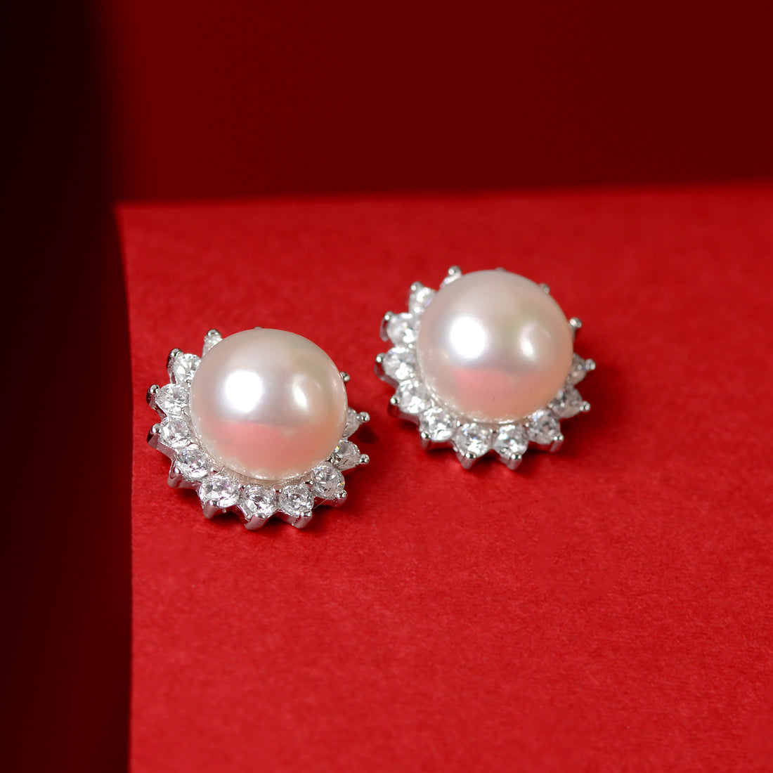 Pearl Radiance (Pearl Stud Earrings)