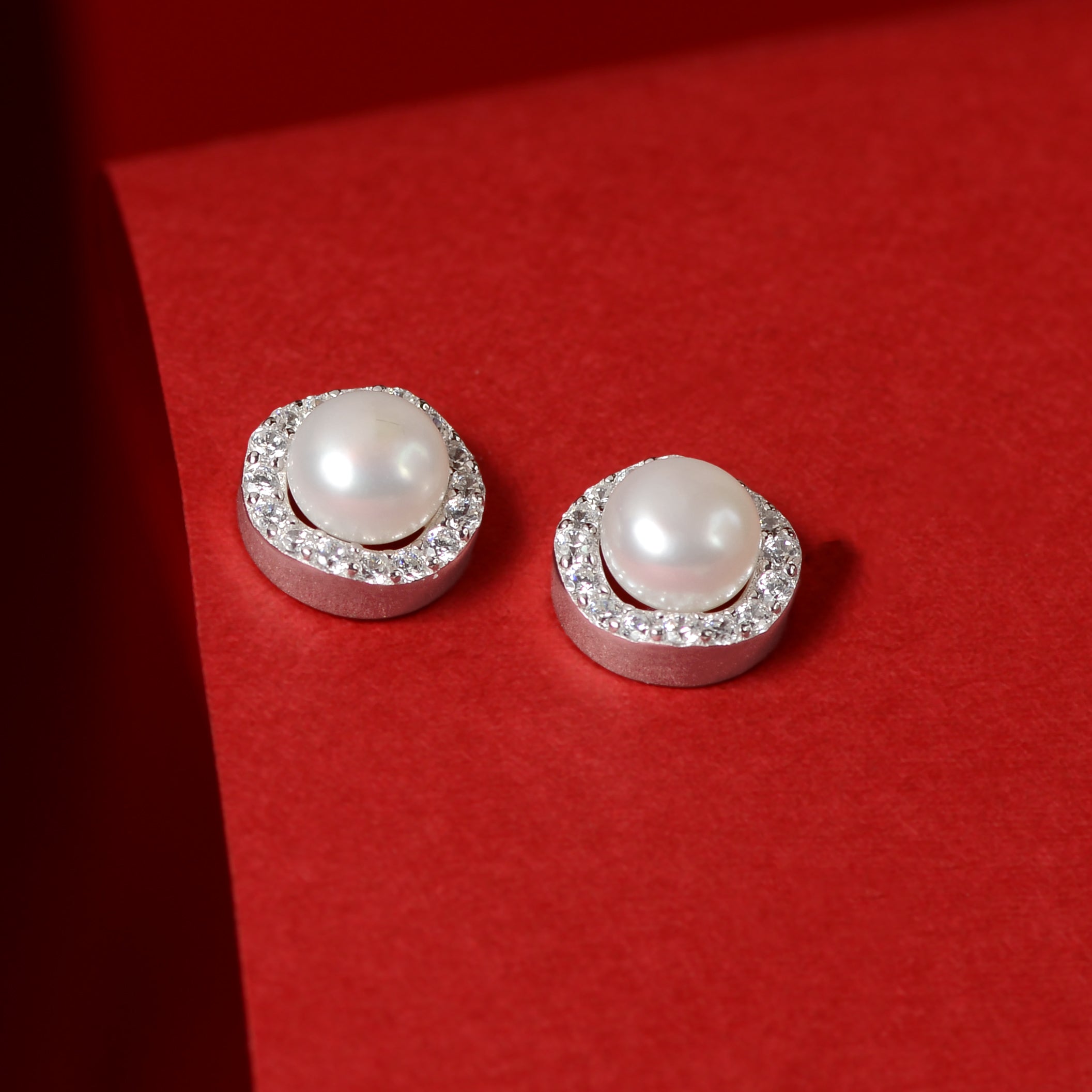 Pearl Aurelia (Pearl Stud Earrings)