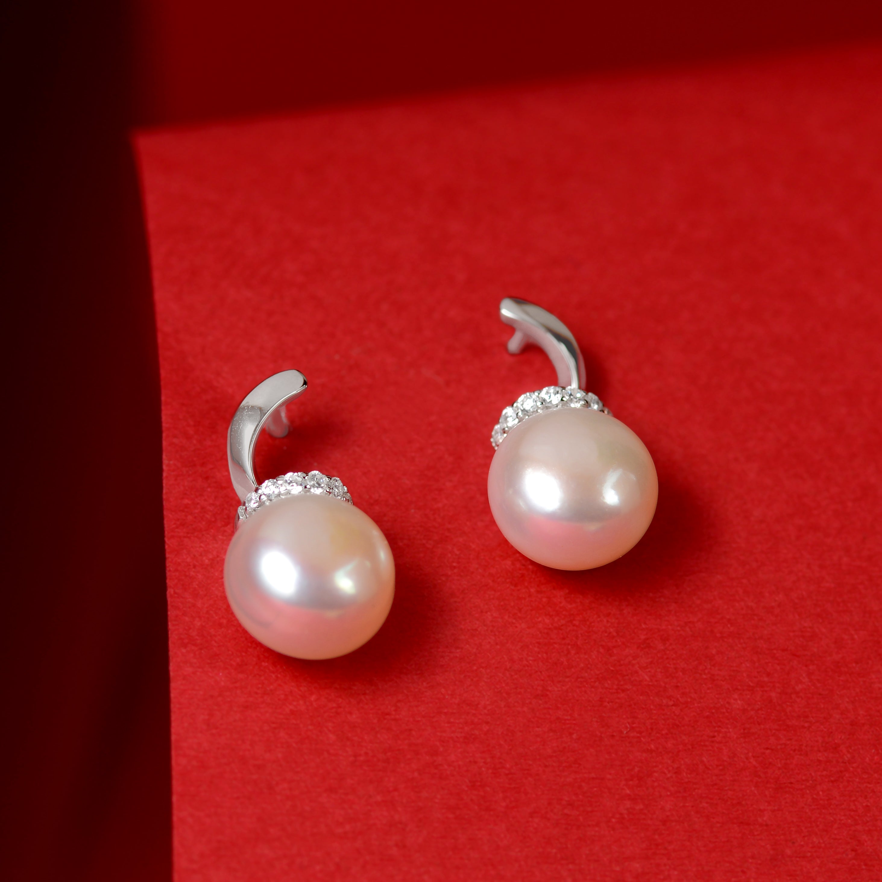 Pearl Haloa (Pearl Stud Earrings)