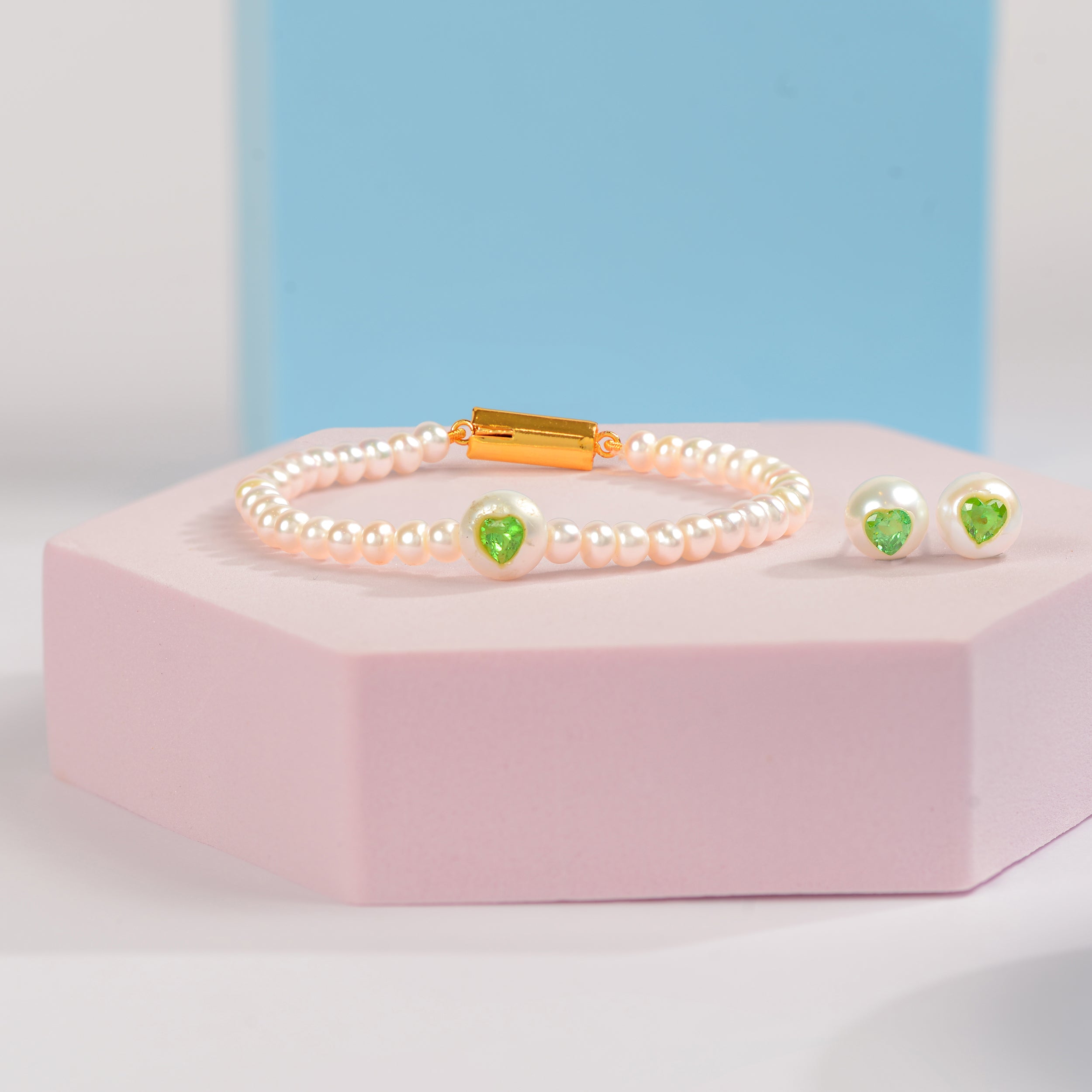 PEARL LIME Green Semi Precious Stones & Freshwater Pearls Bracelet & Stud Earrings Combo