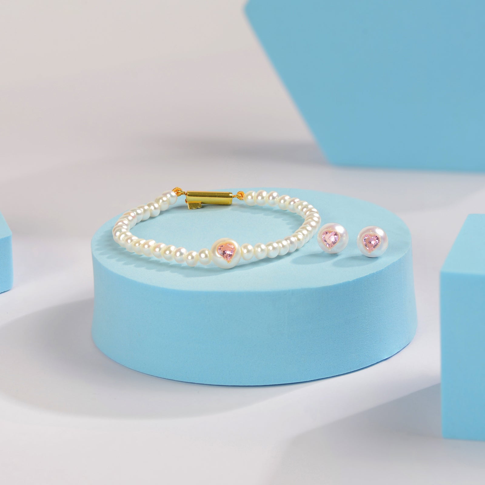 PEARL AMOUR Pink Heart Shaped  SemiPrecious Stones & Freshwater pearl  Bracelet & Stud Earrings Combo