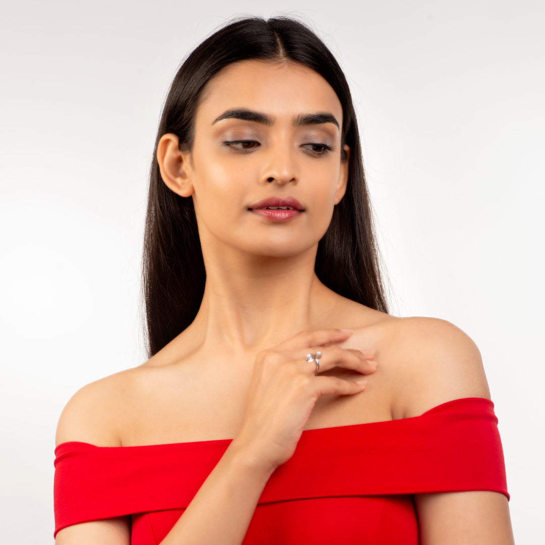 Double Curve (Open Pearl Ring)