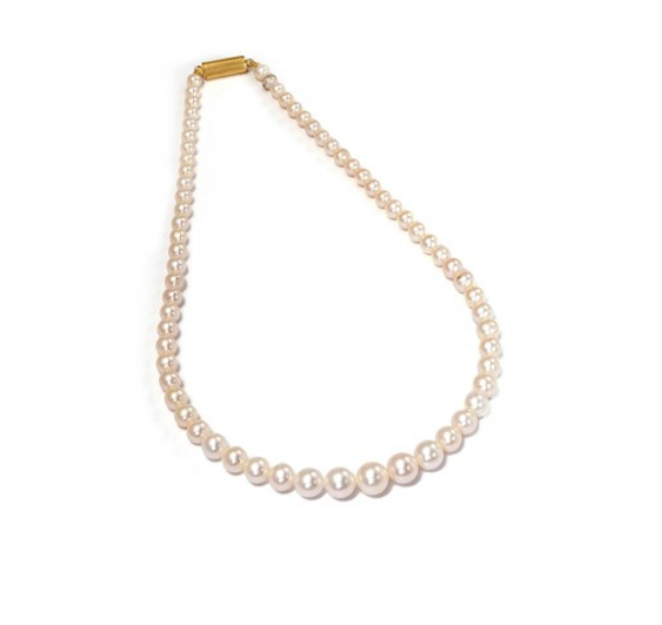 white pearls necklace