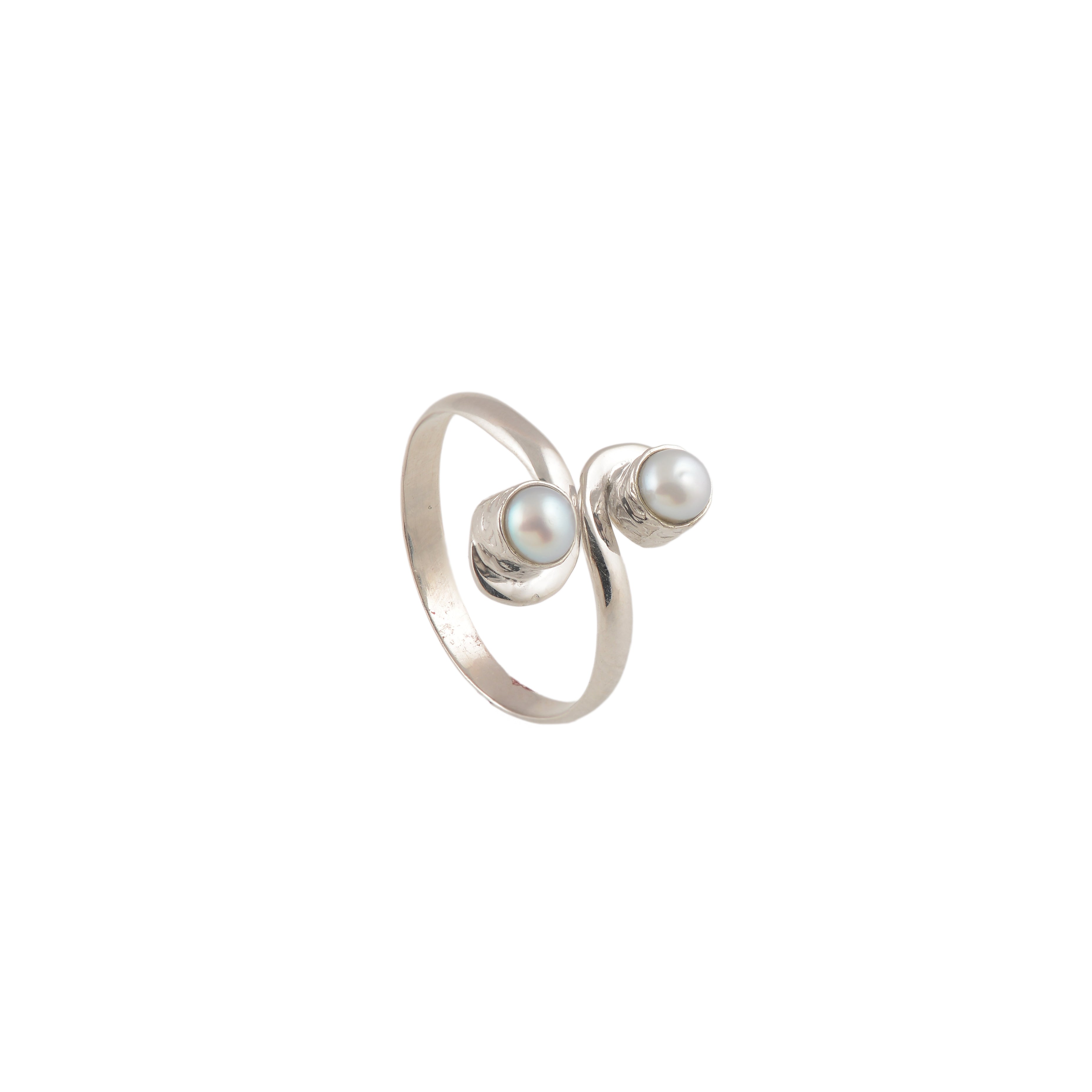 Double Curve (Open Pearl Ring)