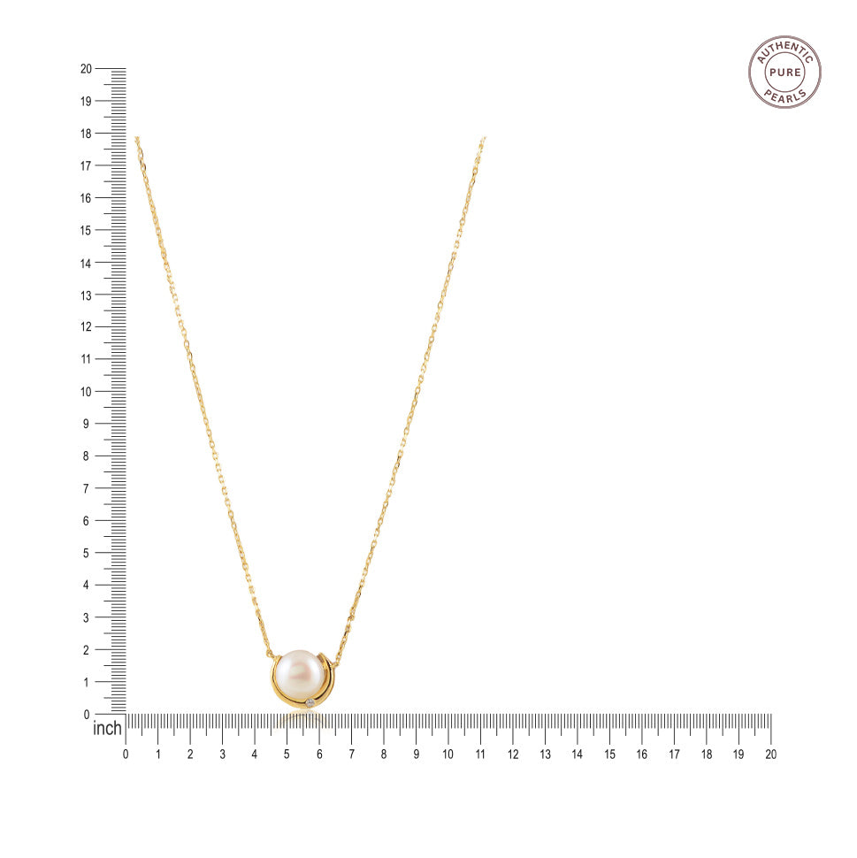 Luna Embrace  (Pearl Pendant Necklace)