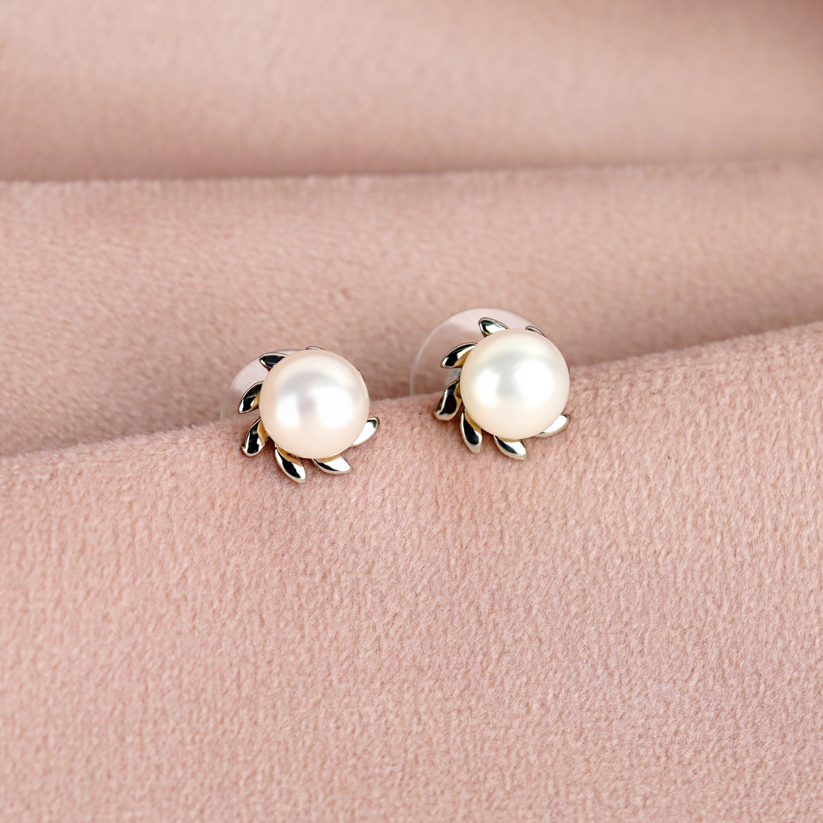 Swirl Pattern Pearl Stud - Krishna Pearls