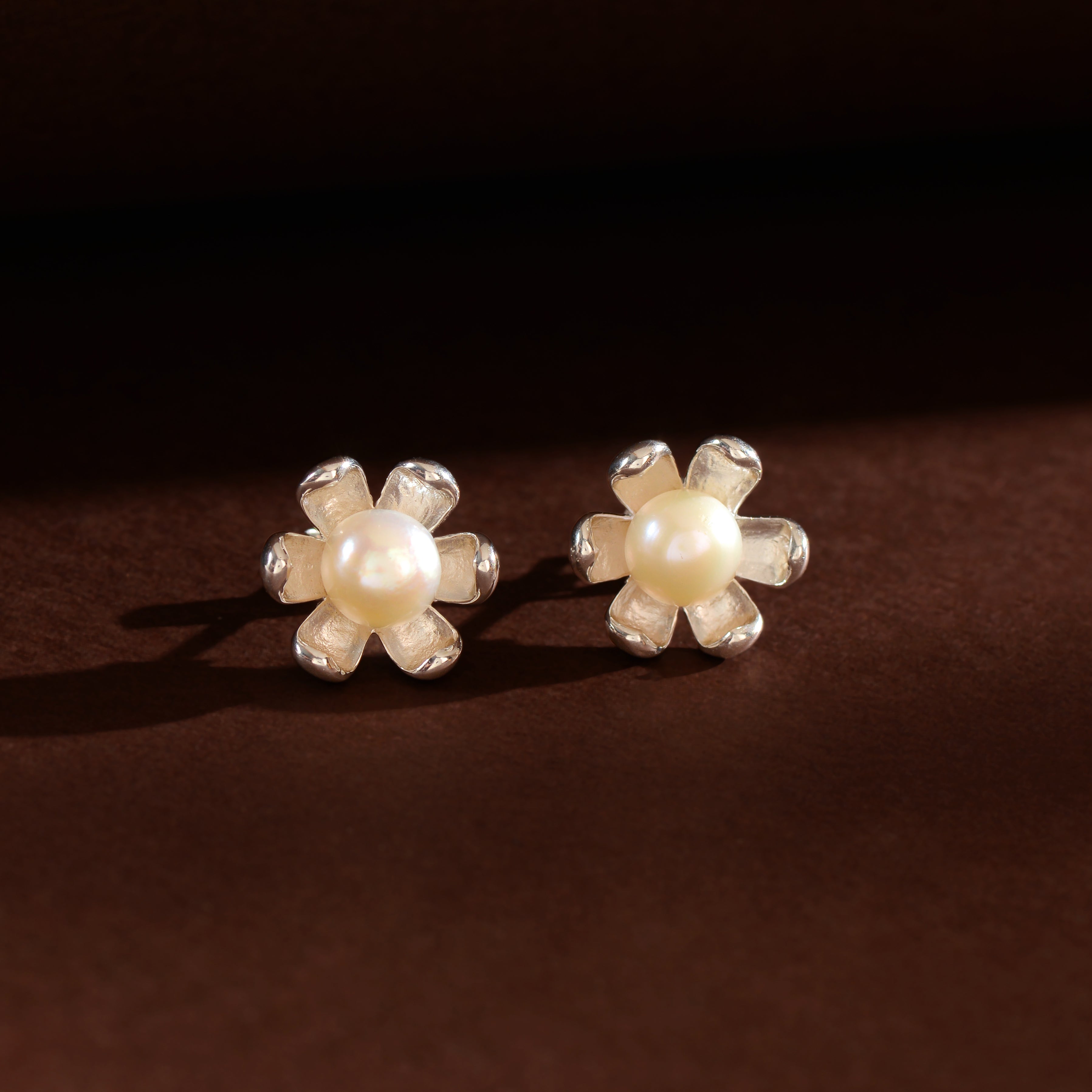 Floral Pearl Stud Earrings in Silver (Freshwater Pearl Floral Stud Earrings)