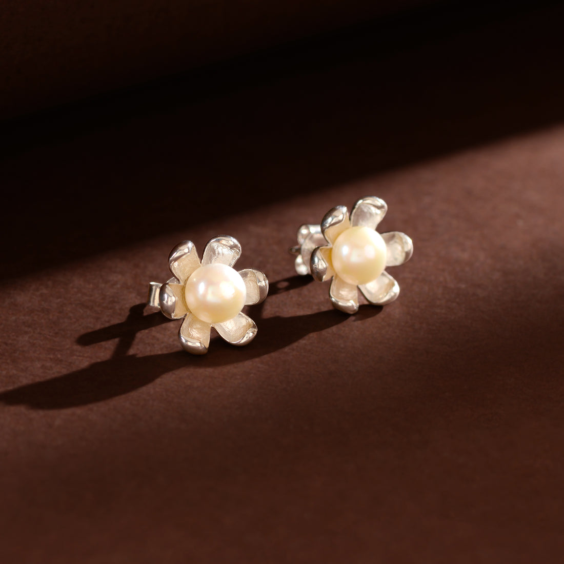 Floral Pearl Stud Earrings in Silver (Freshwater Pearl Floral Stud Earrings)