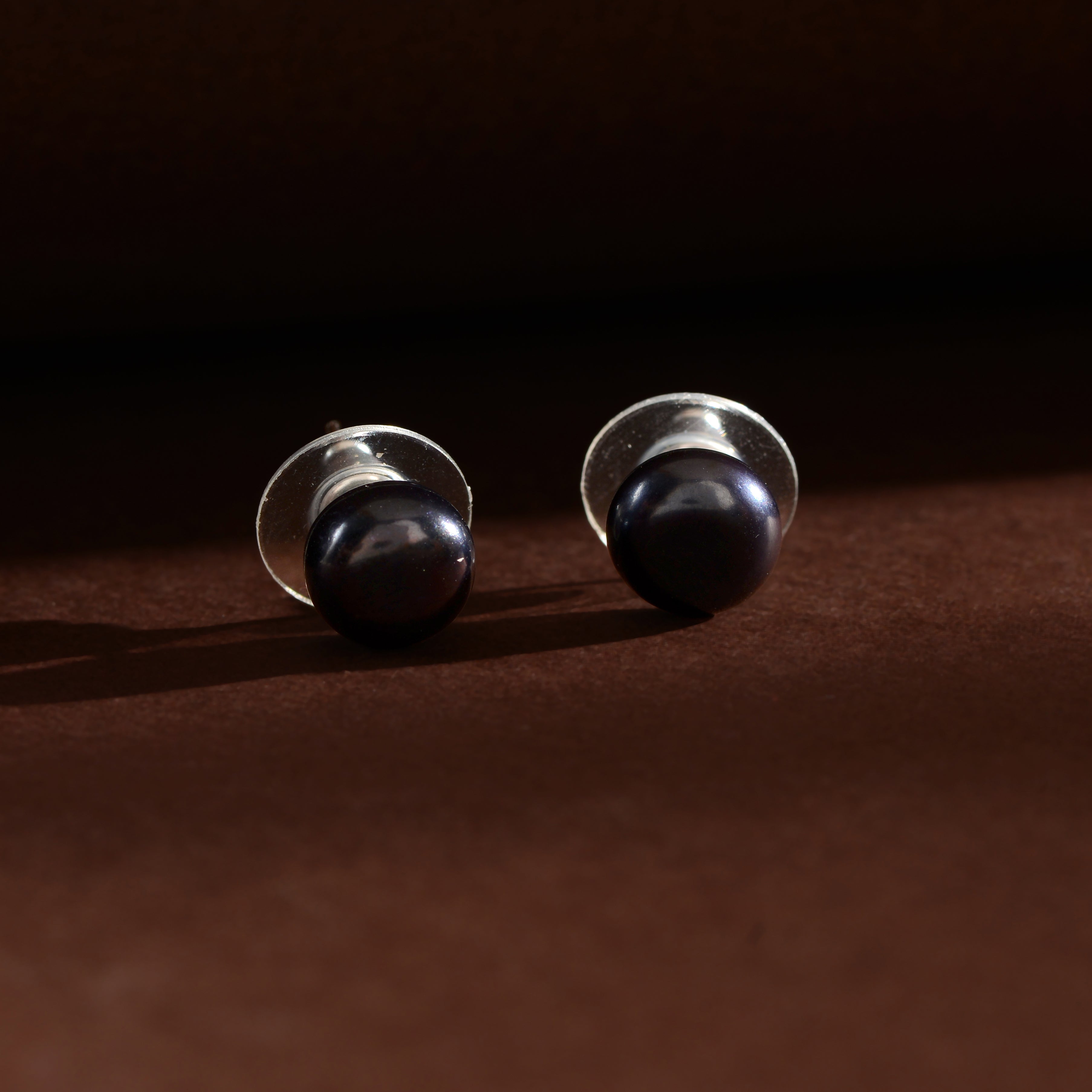 Classic black Pearl Stud Earrings (Dark-Toned Freshwater Pearl