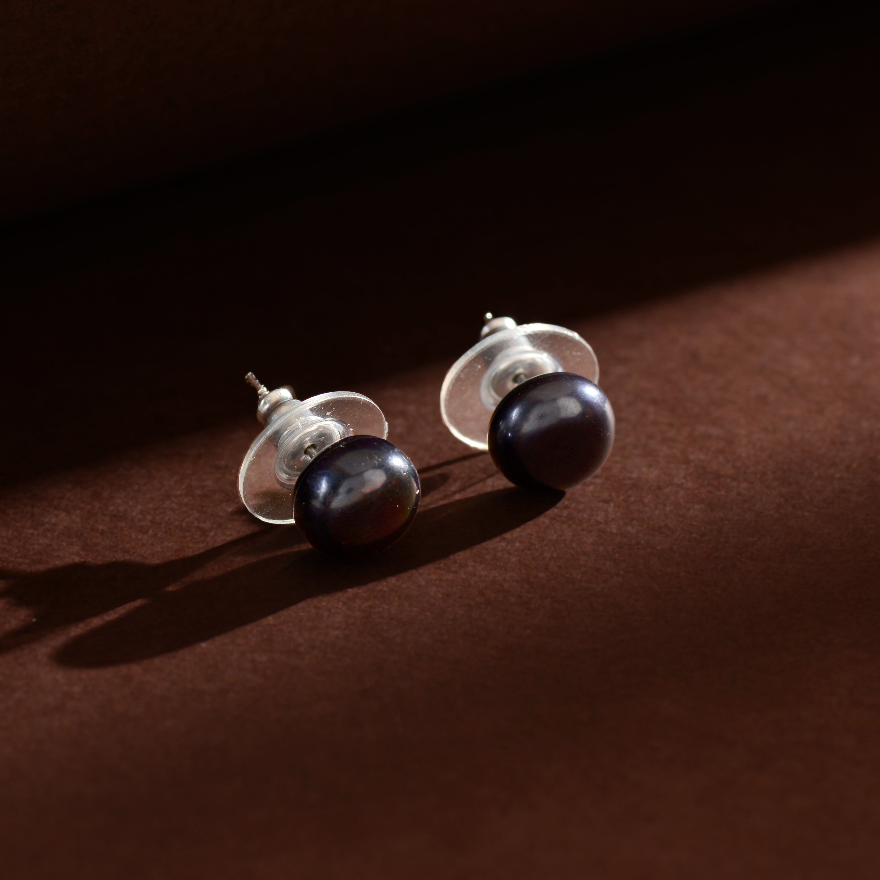 Classic black Pearl Stud Earrings (Dark-Toned Freshwater Pearl