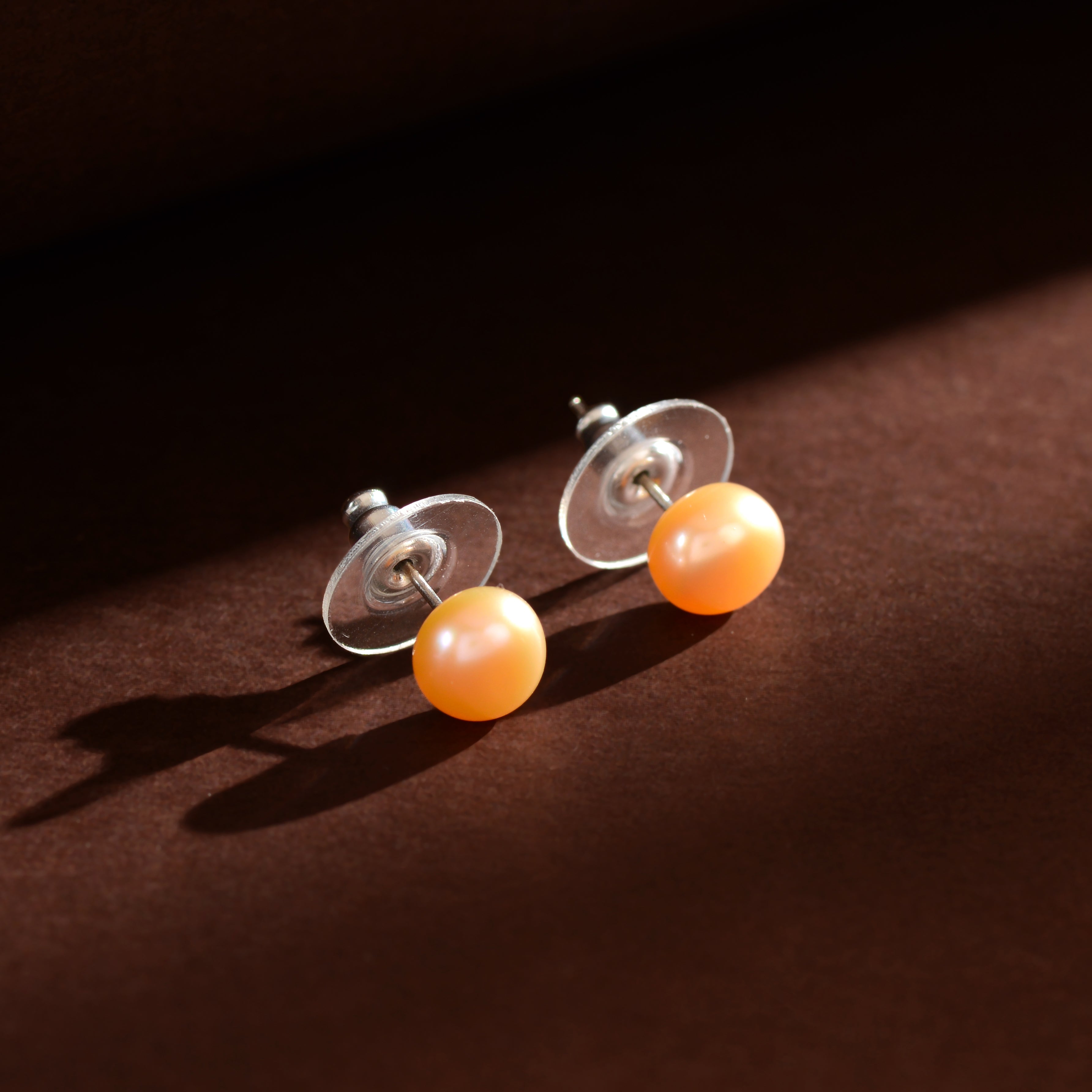 Ivory Round Studs (Pink Freshwater Pearl Ear Studs)