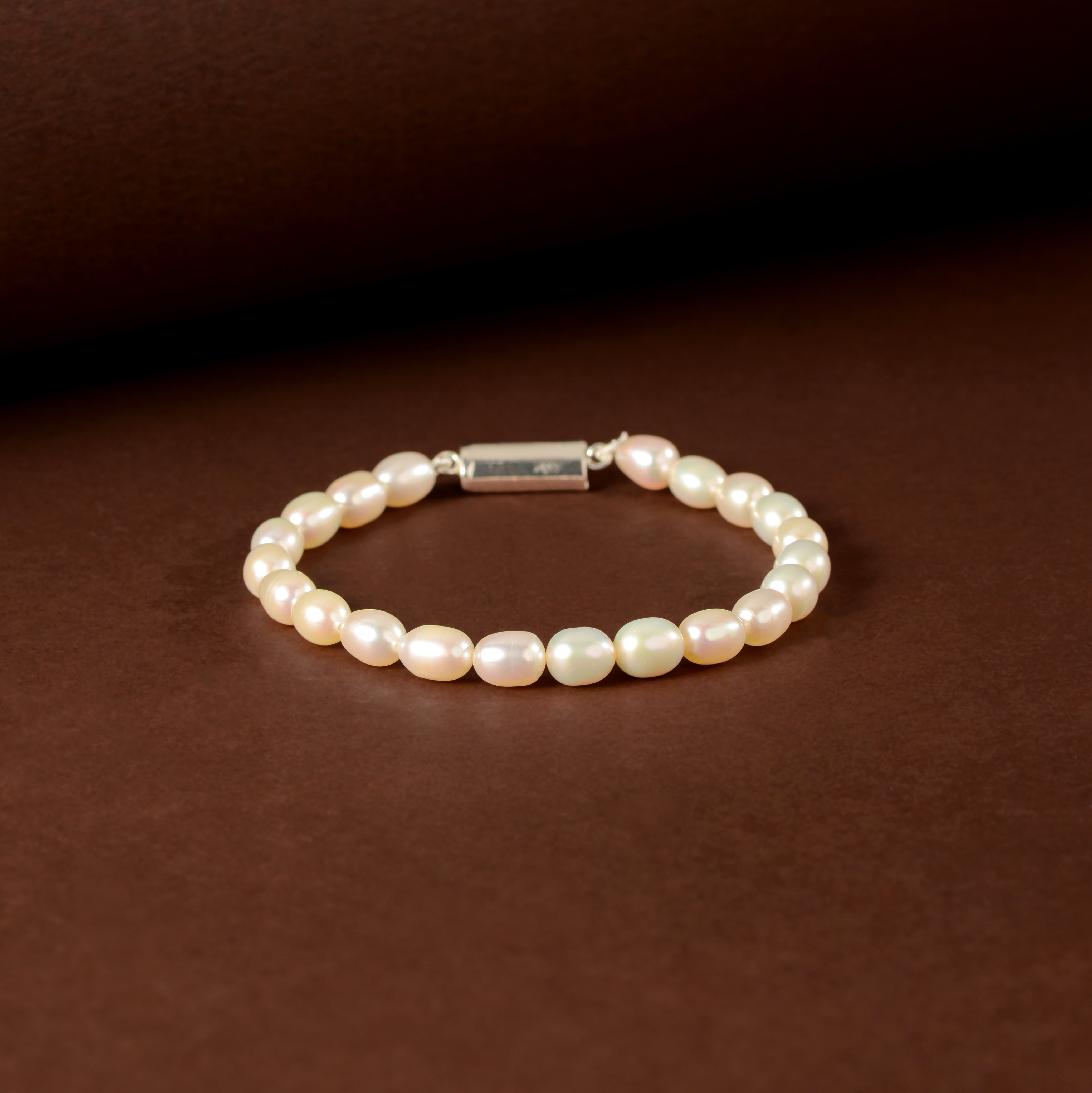 Classic White Pearl Bracelet (Freshwater Pearl Bracelet with Silver Clasp)