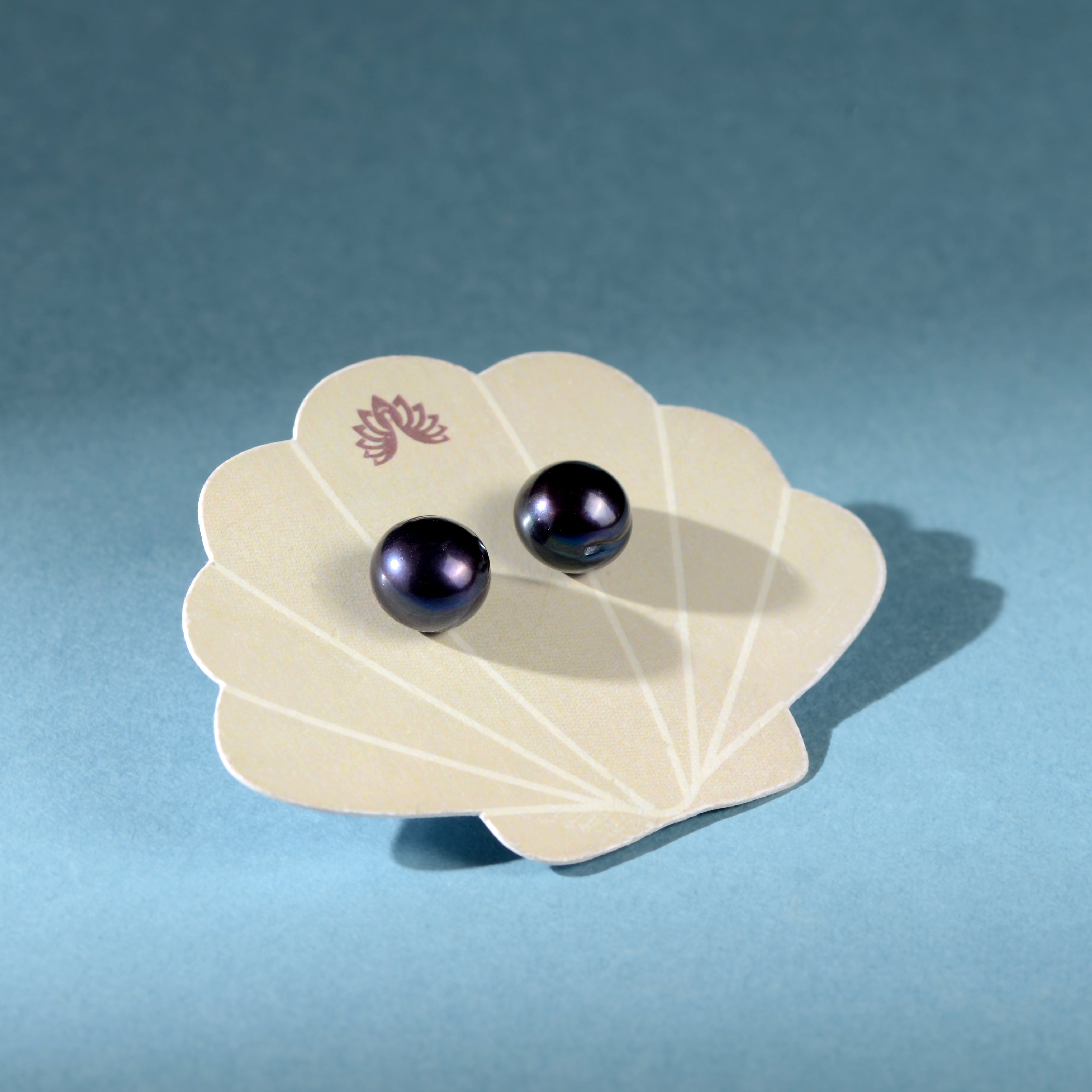 Essential Pearl Stud Duo – Classic White & Midnight Black
