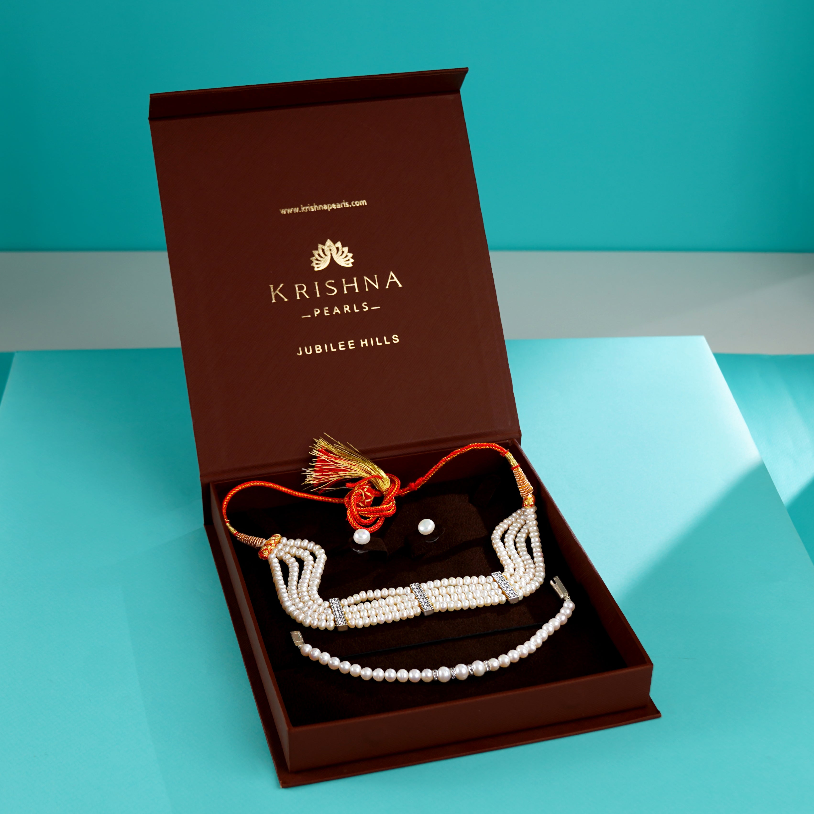 Noor Pearl Set (Freshwater Pearl Necklace, Bracelet & Stud Earrings Set)