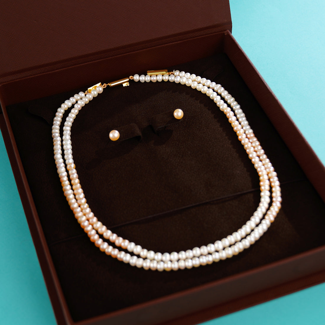 Soft Gradient Freshwater Pearl Set (Necklace & Stud Earrings)