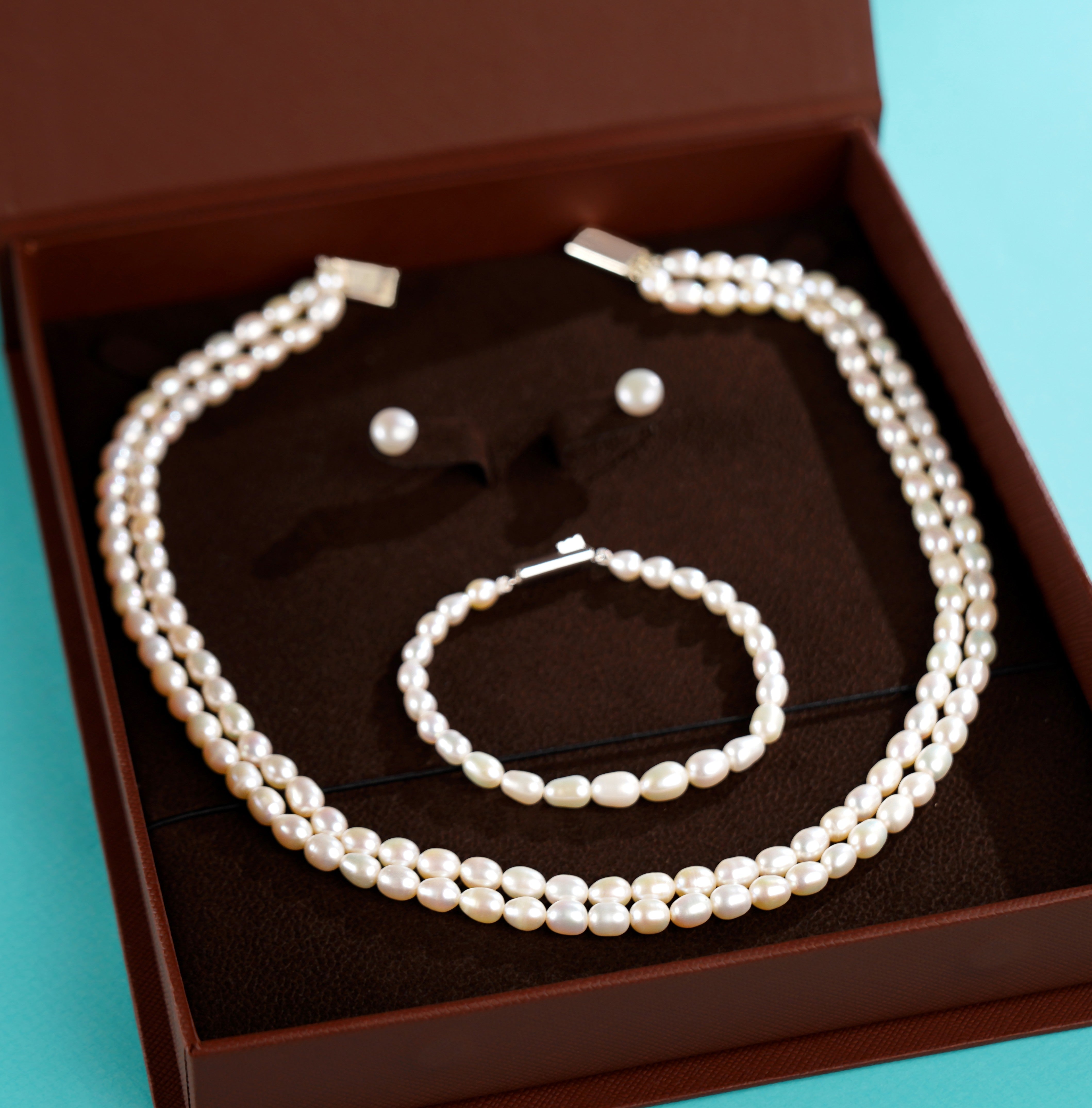 Royal Multi-Strand Pearl Necklace & Bracelet Set - Christmas 2025 Edition