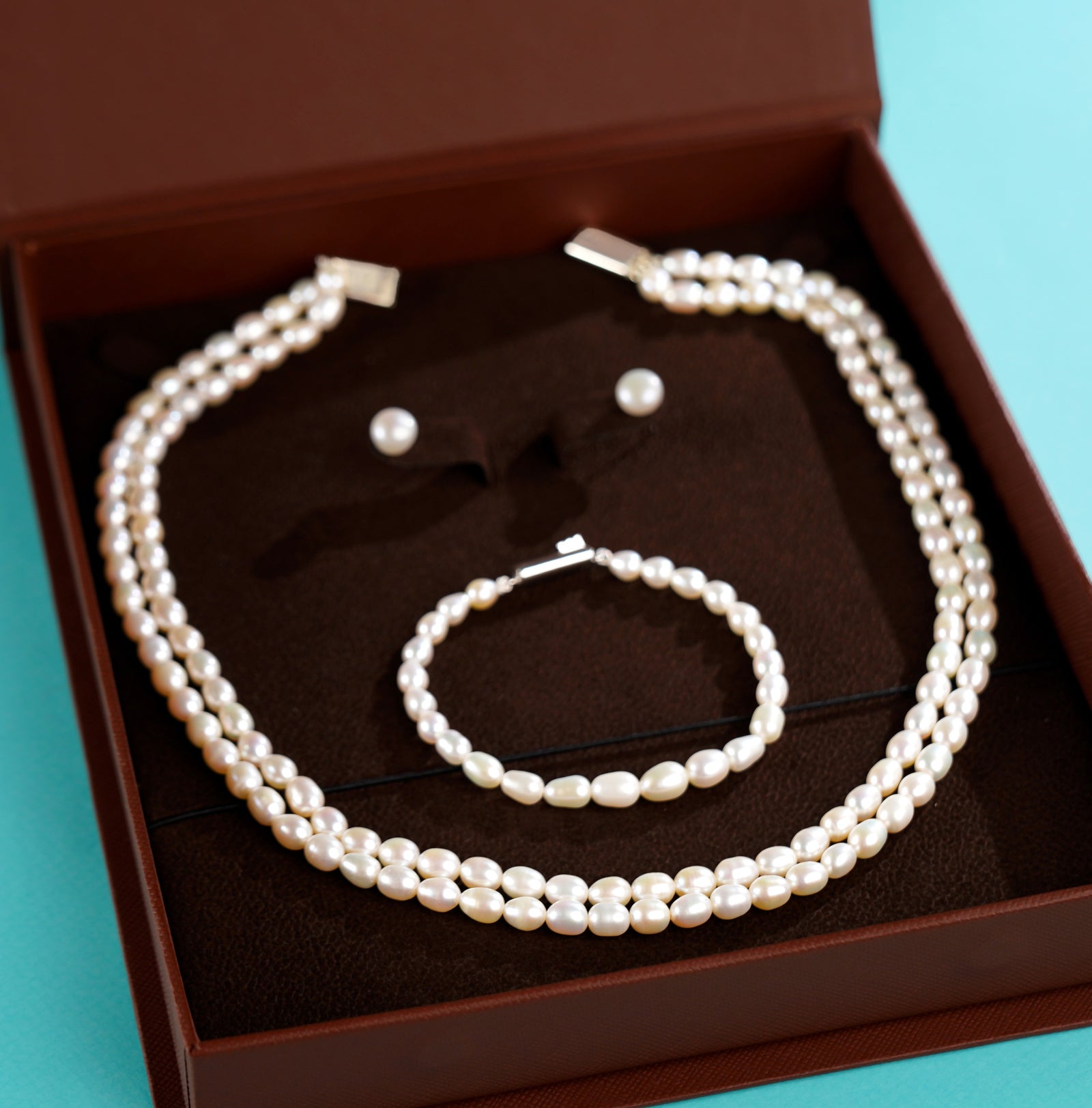 Pearl Symphony Everyday Edit (Freshwater Pearl Necklace, Bracelet & Stud Earrings Set)