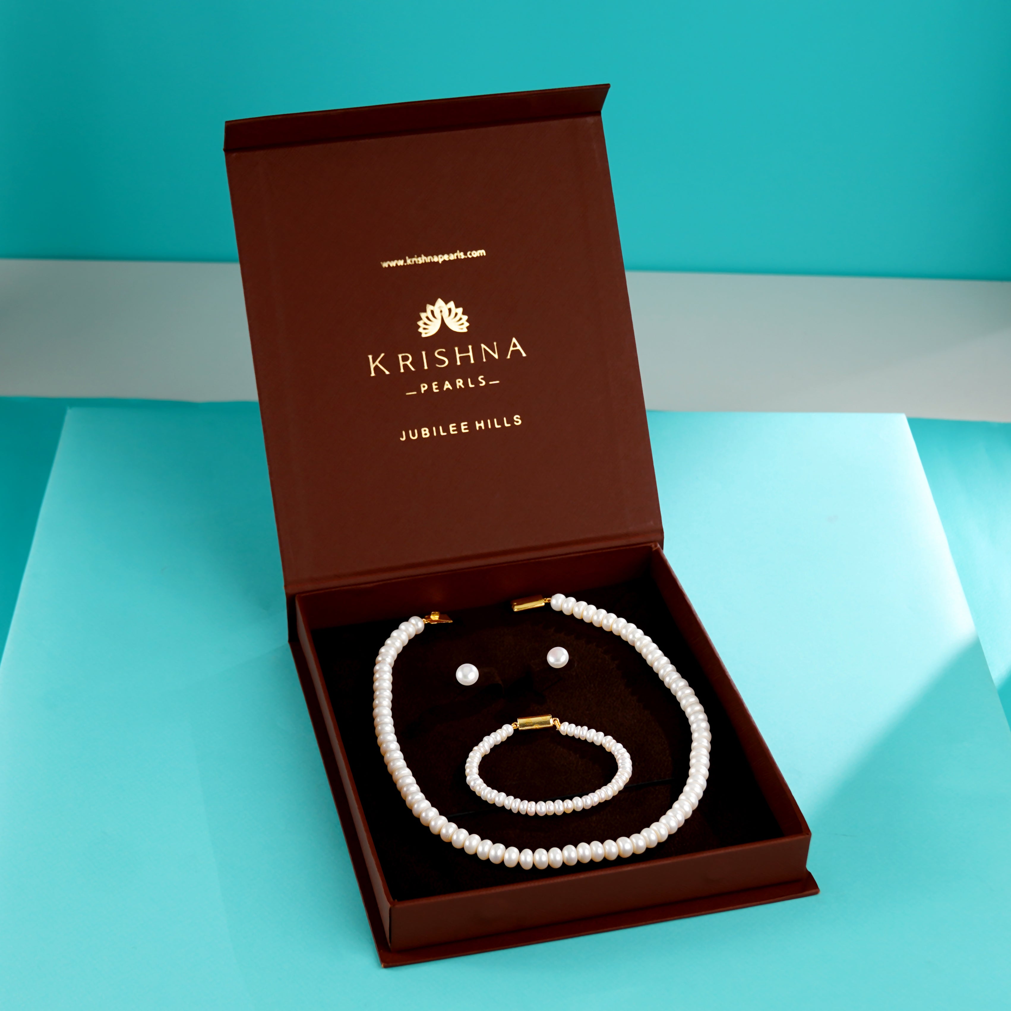 Pureline Freshwater Pearl Set (White Freshwater Pearl Necklace, Bracelet & Stud Earrings)