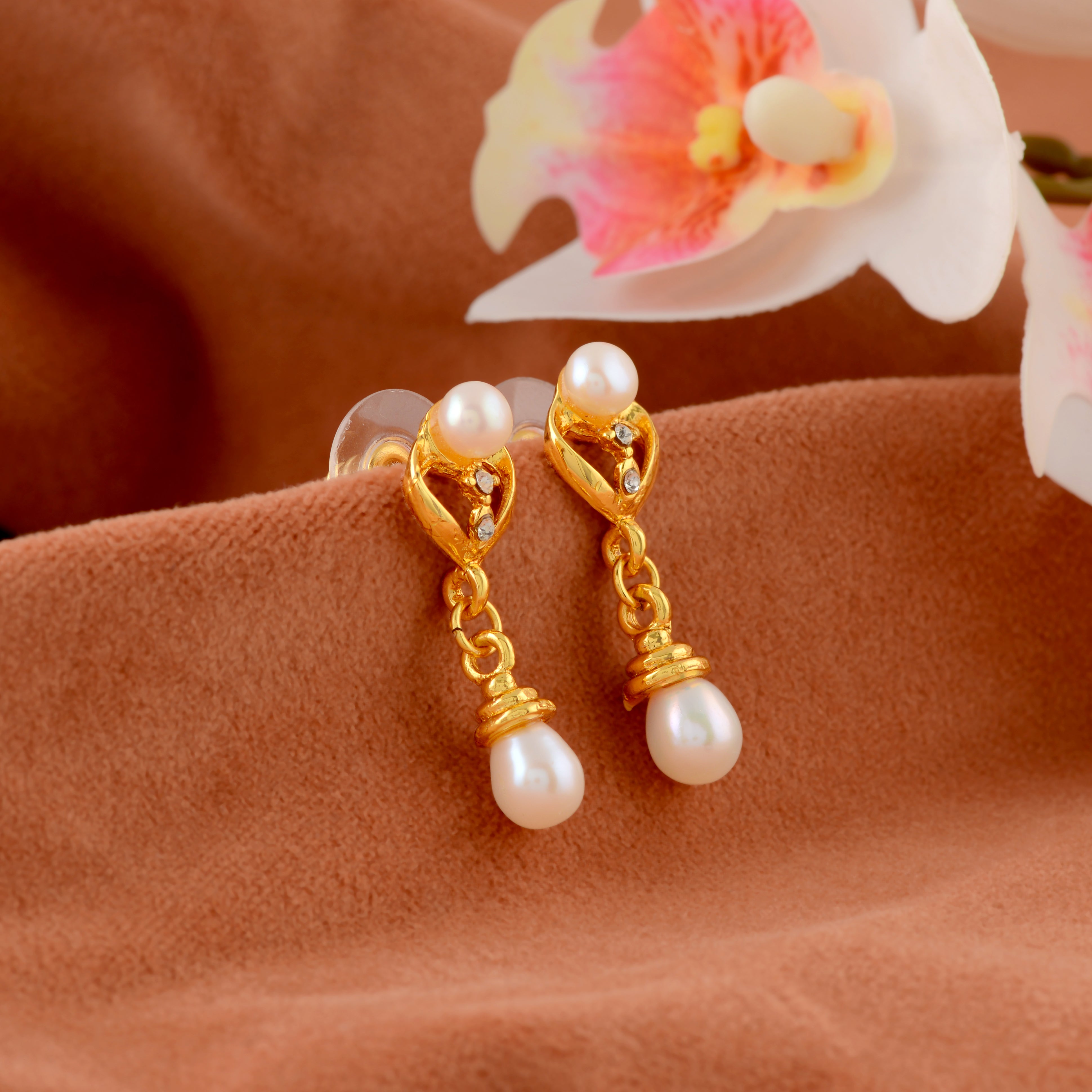 Dainty Pearl Drop Earrings