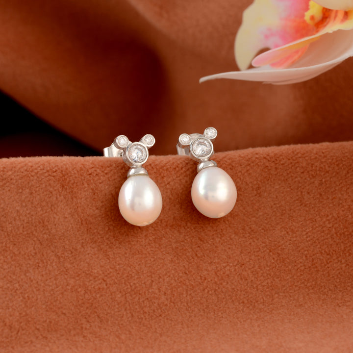 Classic Pretty White Pearl Stud Earring