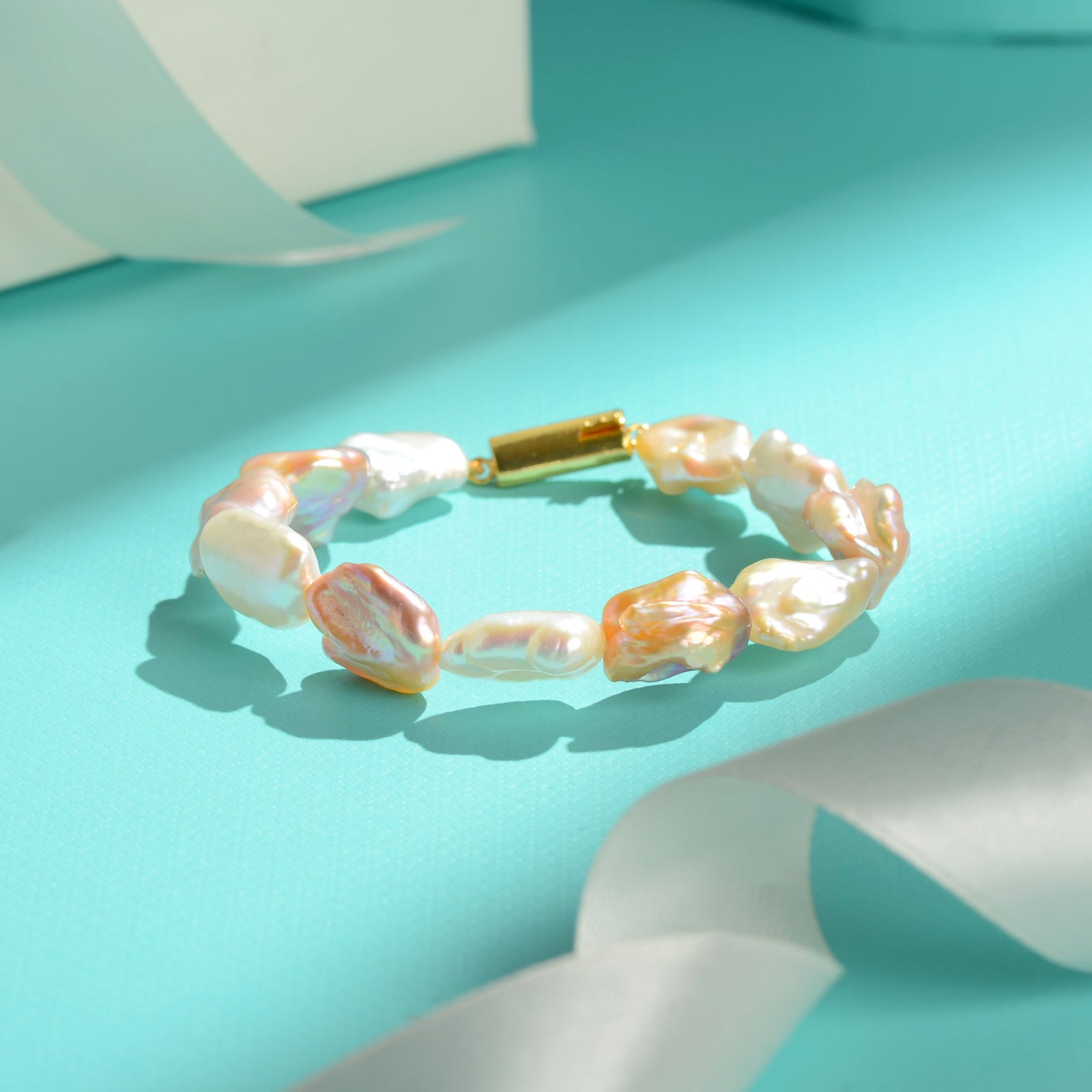 Aura Baroque Pearl Bracelet (Freshwater Baroque Pearl Bracelet with Gold Tone Clasp)