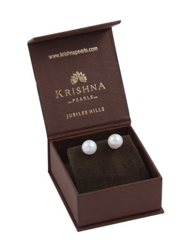 Classic White Freshwater Button Pearl Stud Earrings – Timeless Everyday Elegance