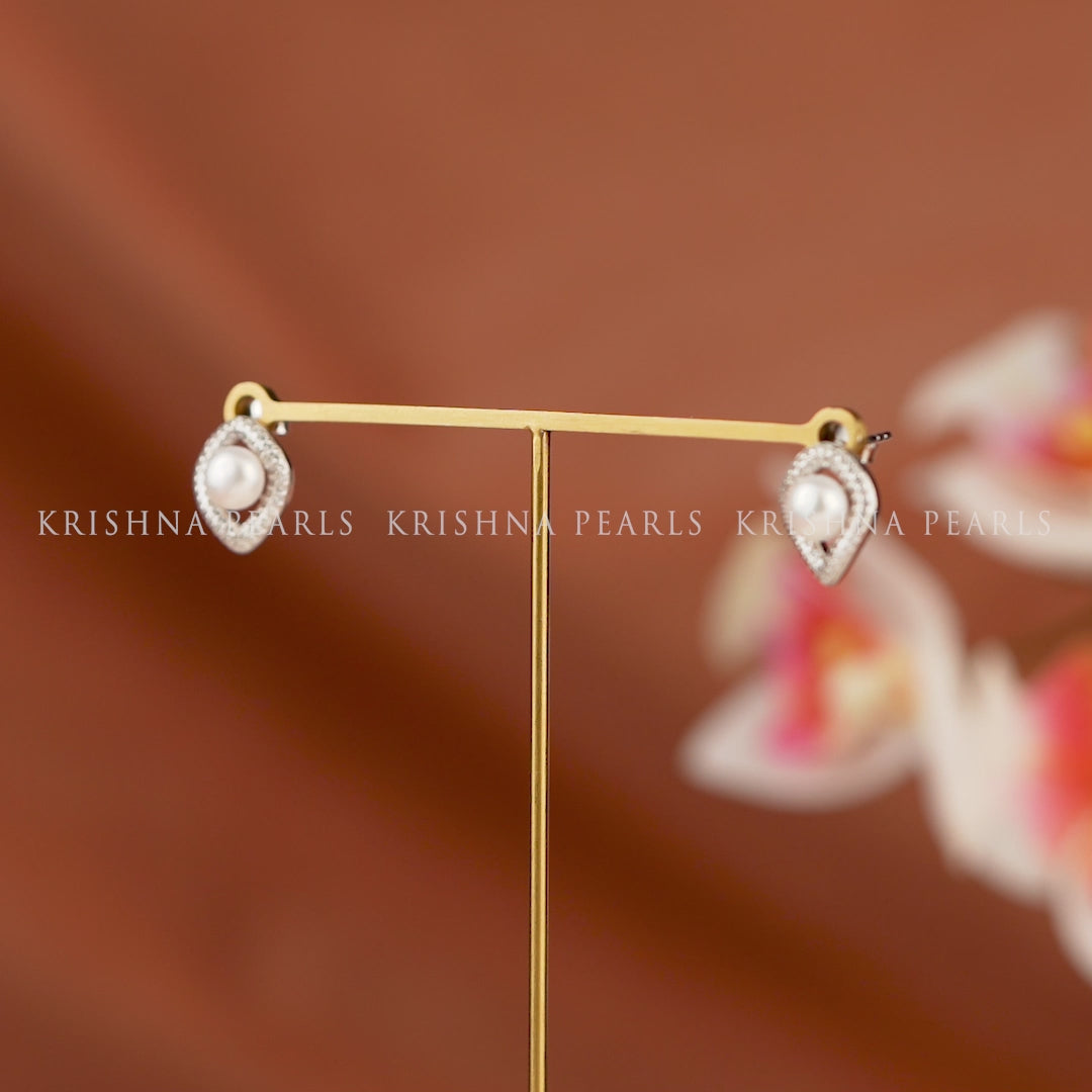 Sterling Silver Teardrop Studs Earring