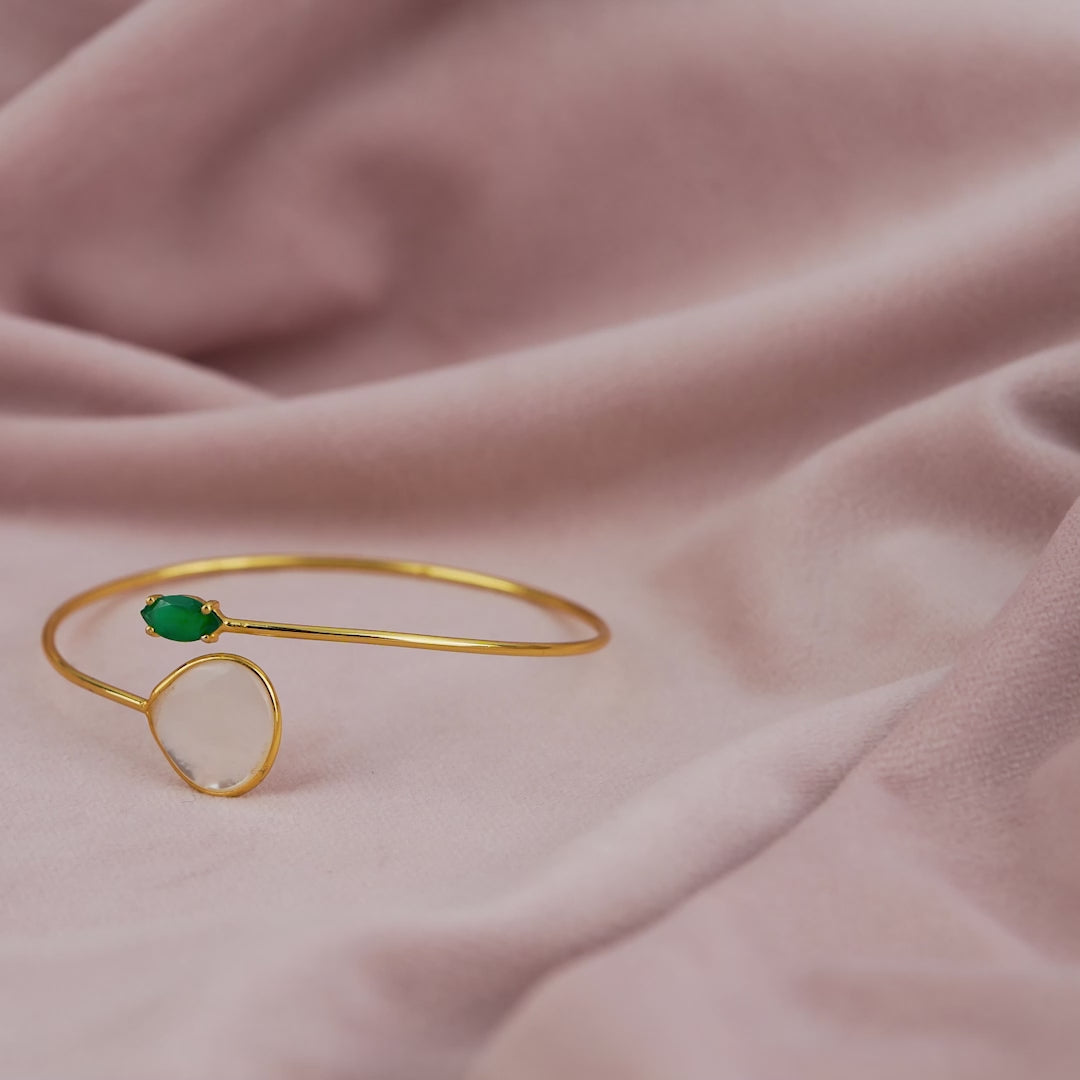 Delicate Pear Shape Pearl Bracelet