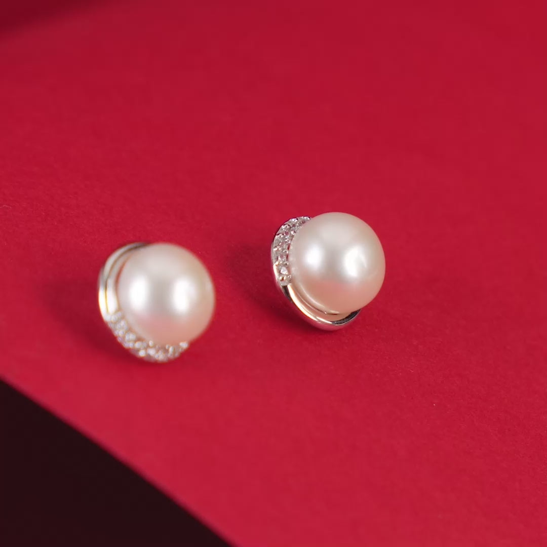 Pearl Arc (Pearl Stud Earrings)