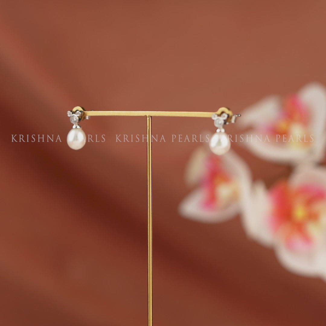 Classic Pretty White Pearl Stud Earring