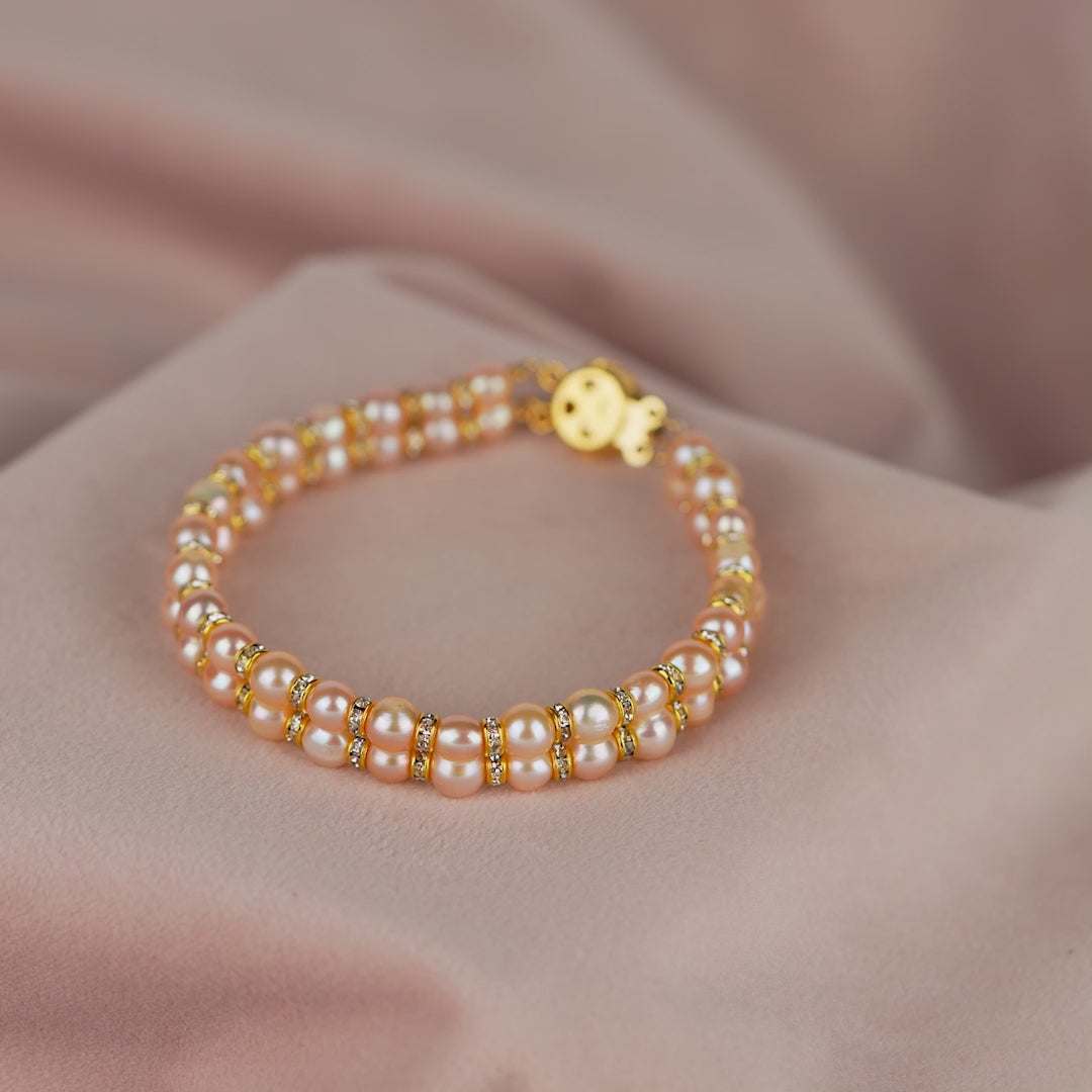 Glowing Regal Round Pearl bracelet