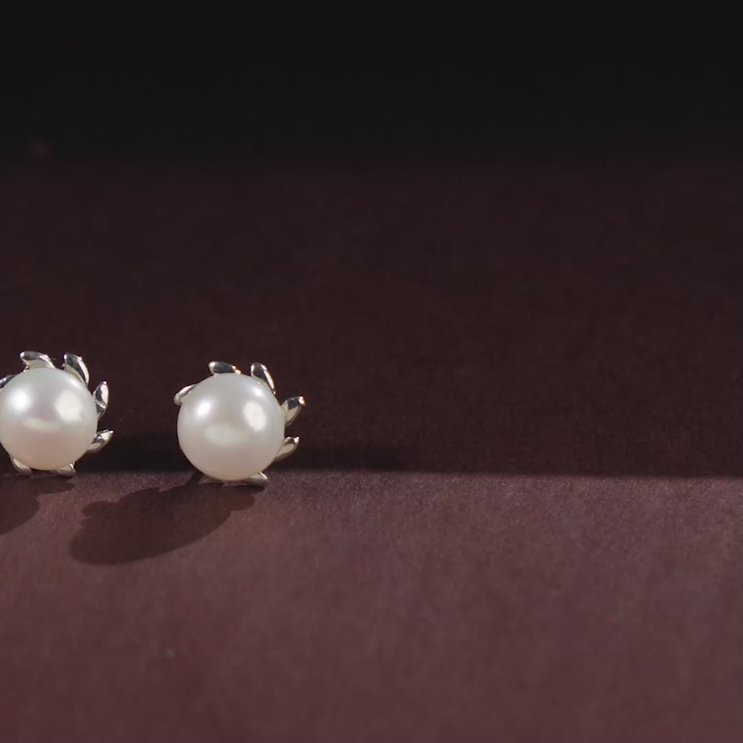 Silver Swirl Pearl Stud Earrings (Freshwater Pearl Stud Earrings in Silver)