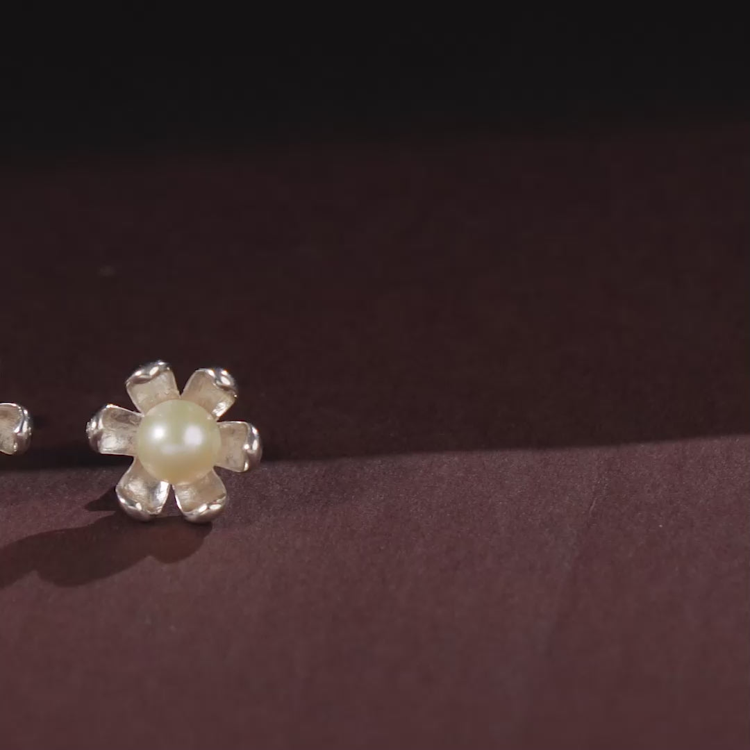 Floral Pearl Stud Earrings in Silver (Freshwater Pearl Floral Stud Earrings)