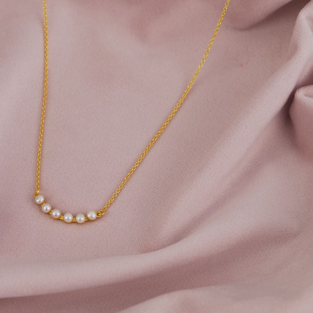 Dainty Pearl Necklace