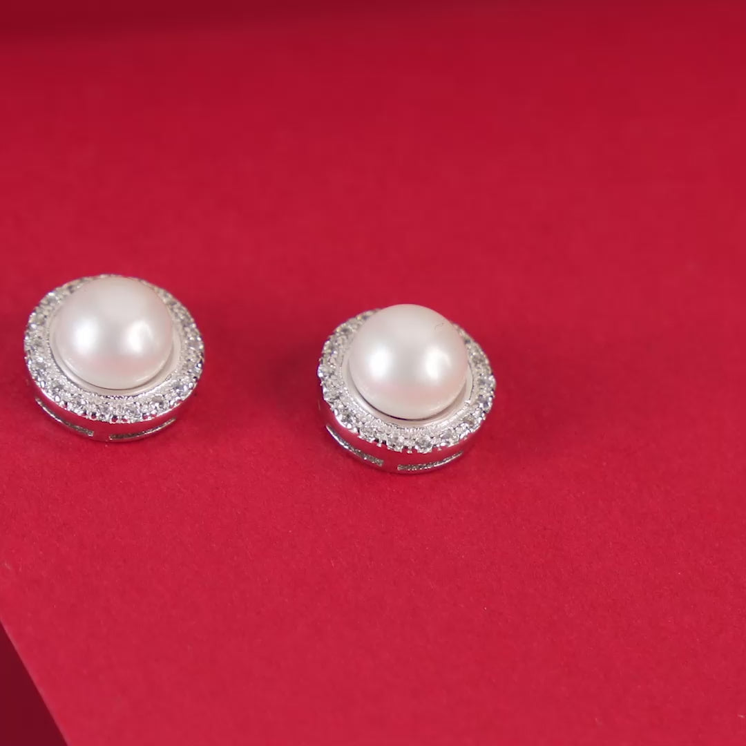 Pearl Emblem (Pearl Stud Earrings)